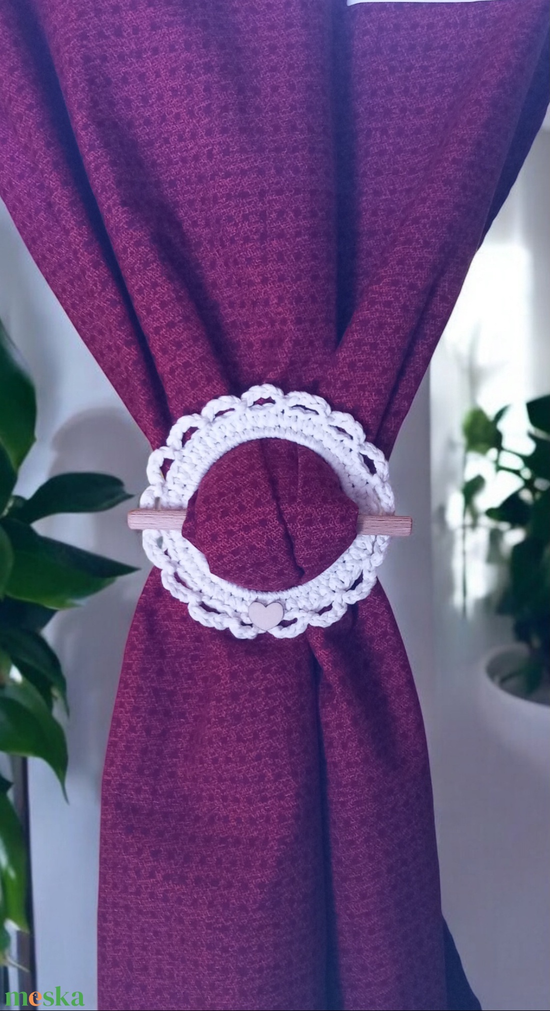 Egyedi, horgolt függöny elkötő karika szivecske díszítéssel - otthon & életmód - lakástextil - függöny és kiegészítő - függöny elkötő - Meska.hu