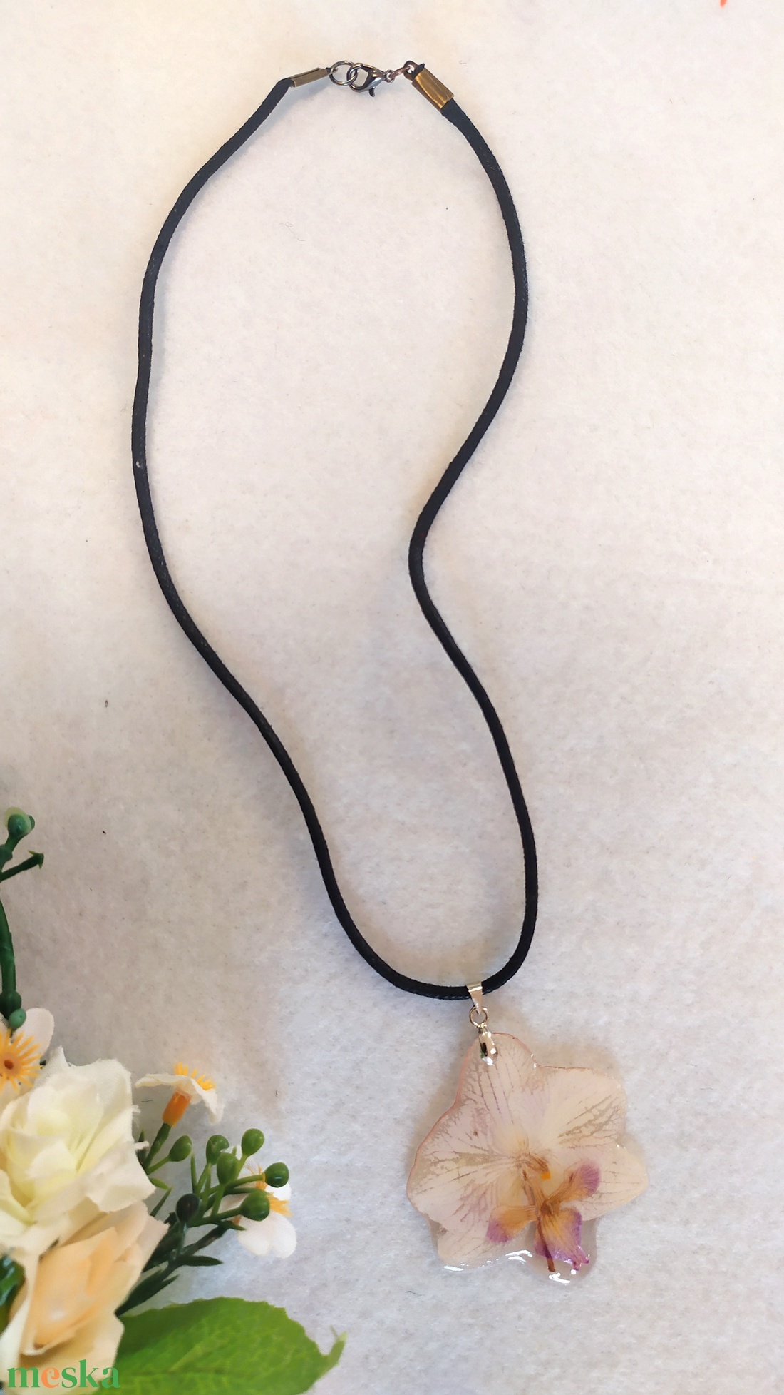 Orchidea műgyanta ékszer  - ékszer - nyaklánc - medál - Meska.hu