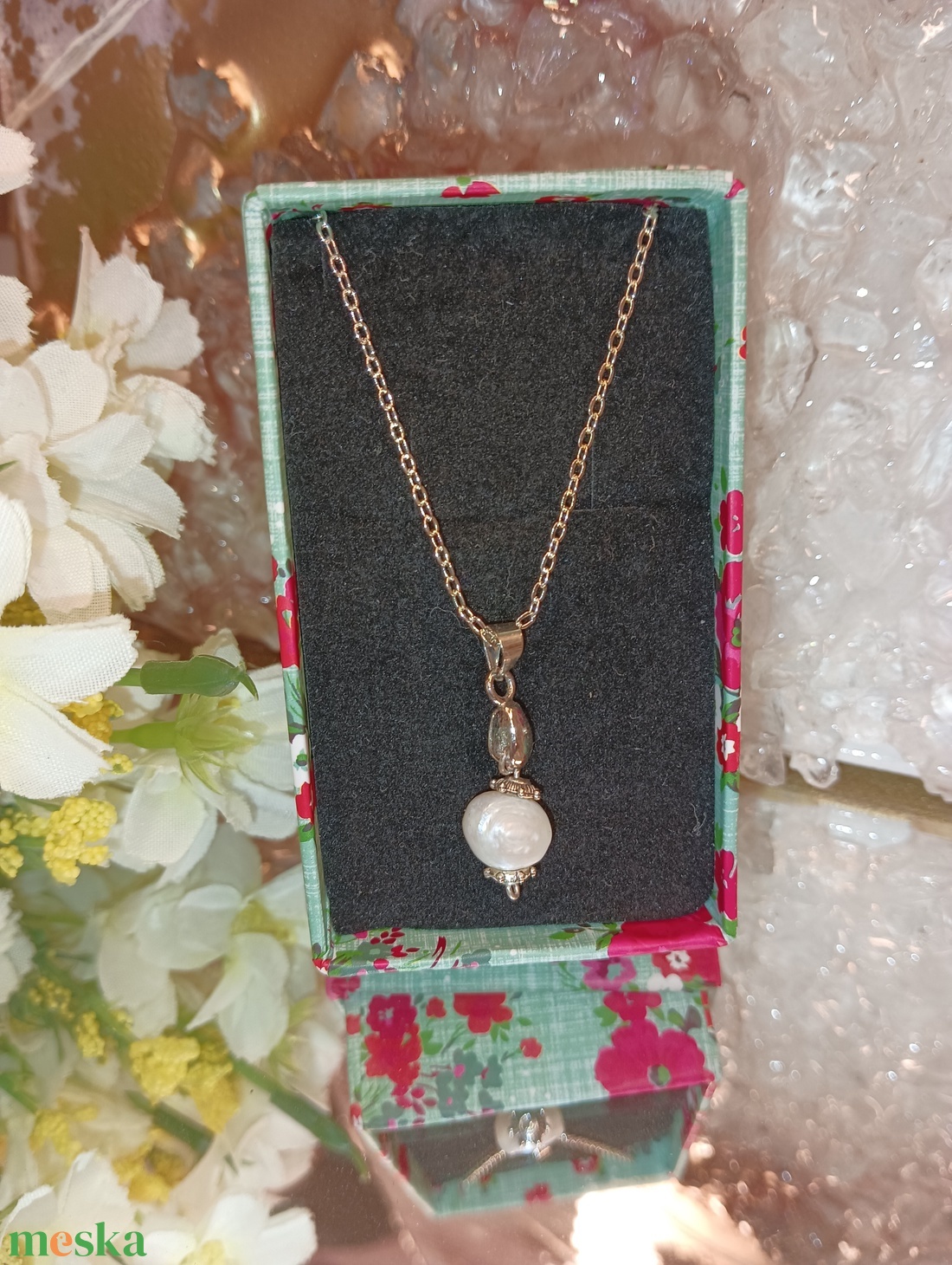 Selymes kagylógyöngy lánc - ékszer - nyaklánc - medálos nyaklánc - Meska.hu