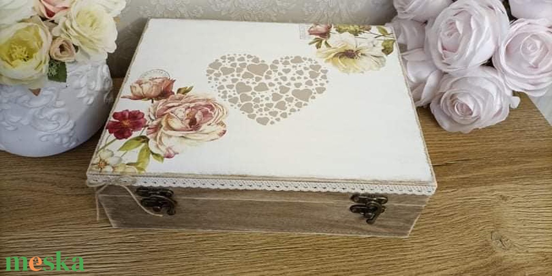 Személyre szóló,romantikus, vintage hangulatú esküvői ajándékdoboz, apró meglepetésekkel, üzenetekkel! - esküvő - emlék & ajándék - doboz - Meska.hu