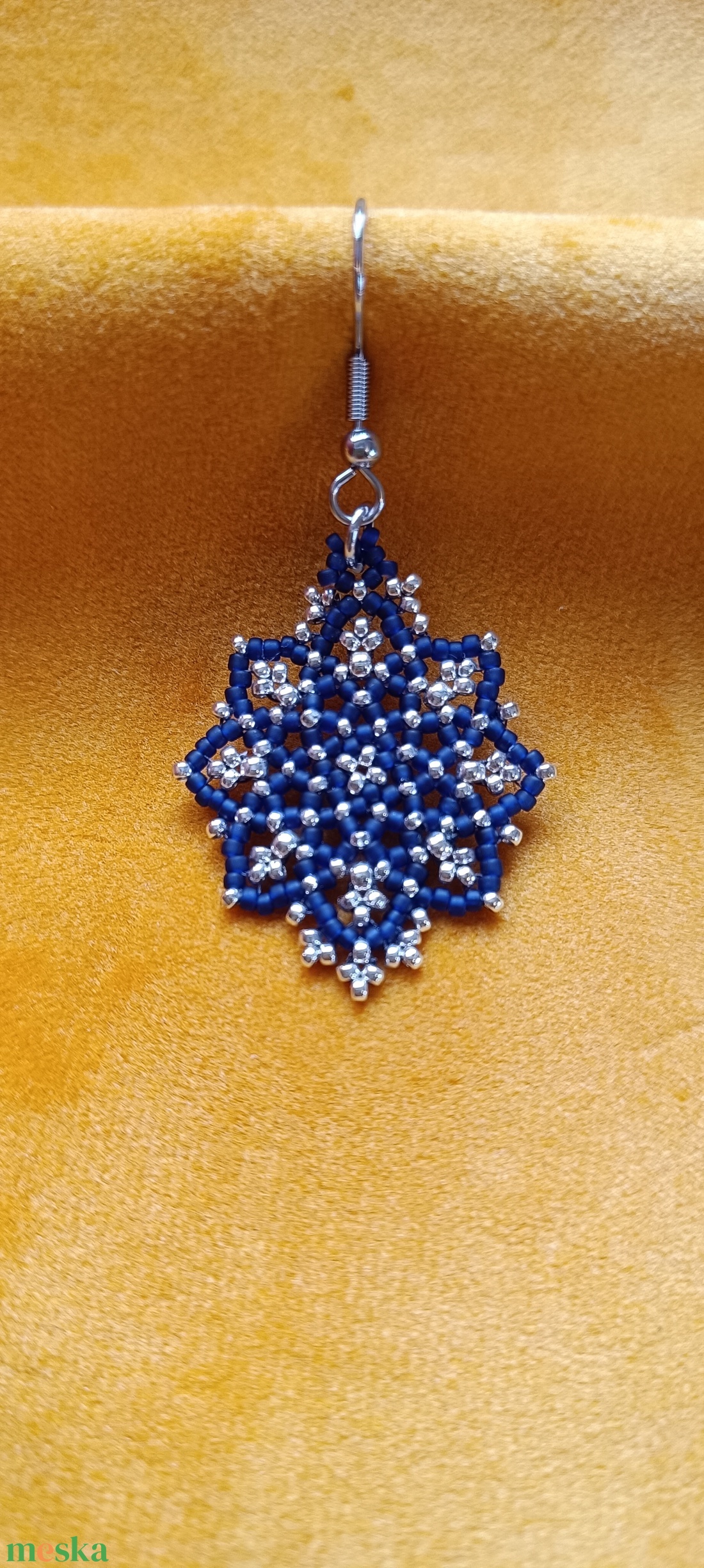 Mandala fülbevaló 1 mm-es japán üveggyöngyből - ékszer - fülbevaló - lógós kerek fülbevaló - Meska.hu Mandala fülbevaló 1 mm-es japán üveggyöngyből - ékszer - fülbevaló - lógós kerek fülbevaló - Meska.hu