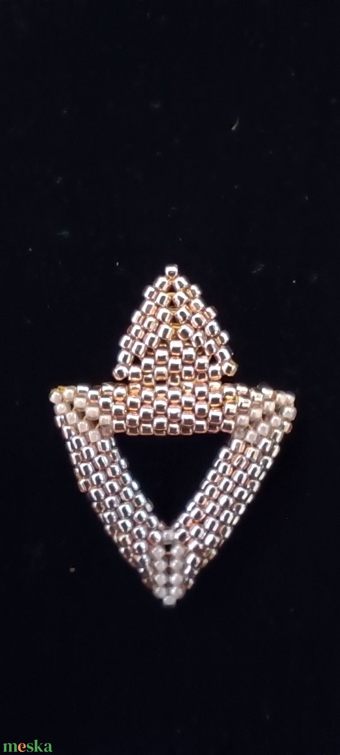 Rosegold színű fülbevaló japán üveggyöngyből  - ékszer - fülbevaló - lógó fülbevaló - Meska.hu