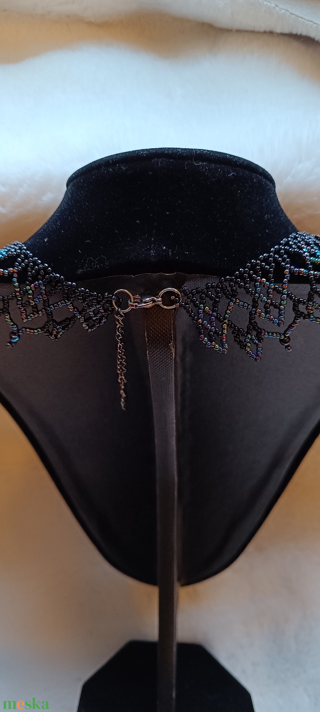 Nyak�k k�k �s fekete üveggyöngyből  - ékszer - nyaklánc - gyöngyös nyaklánc - Meska.hu