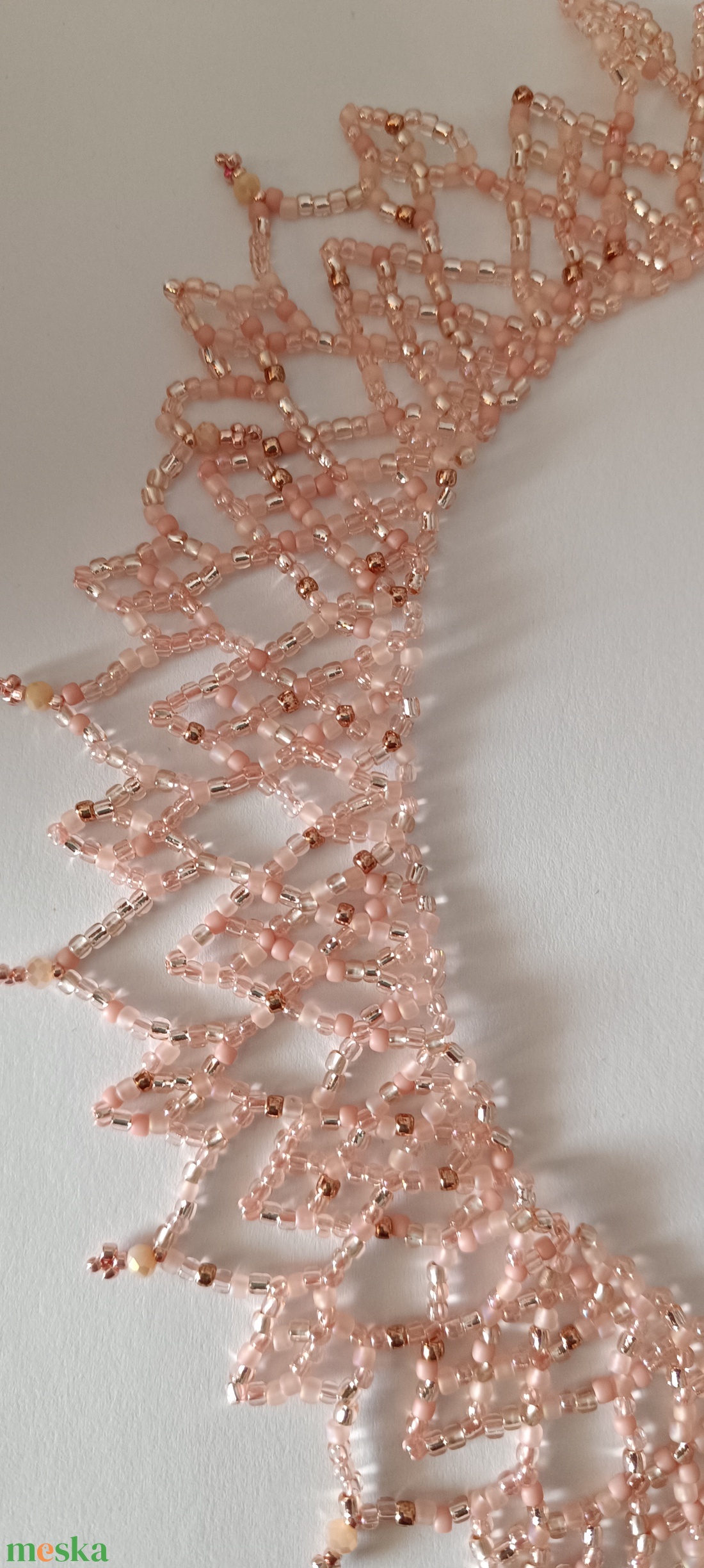 Halvány rózsaszín nyak�k üveggyöngyből  - ékszer - nyaklánc - gyöngyös nyaklánc - Meska.hu