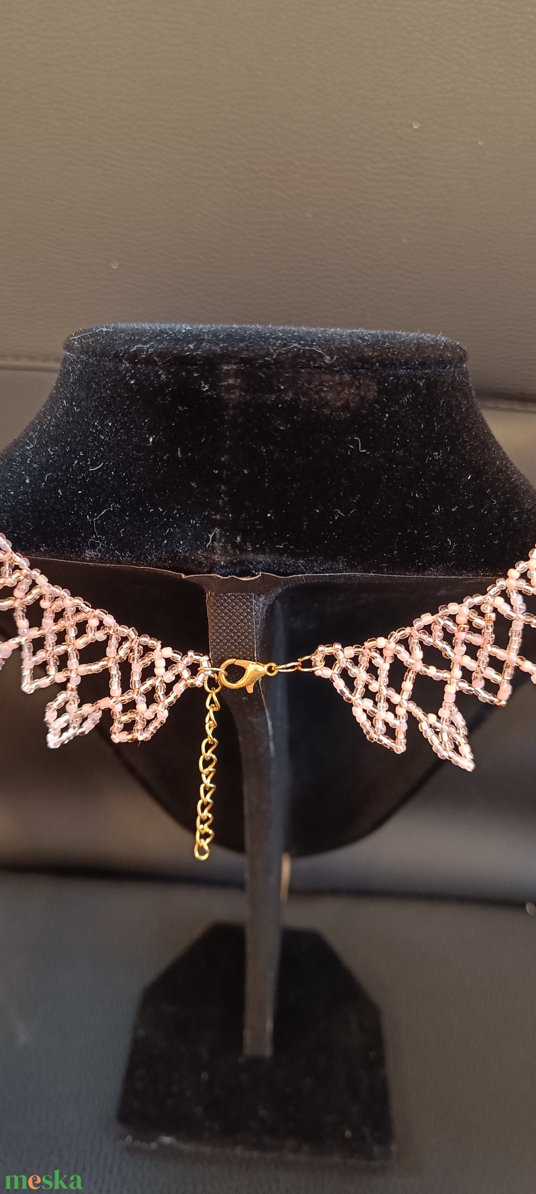 Halvány rózsaszín nyak�k üveggyöngyből  - ékszer - nyaklánc - gyöngyös nyaklánc - Meska.hu