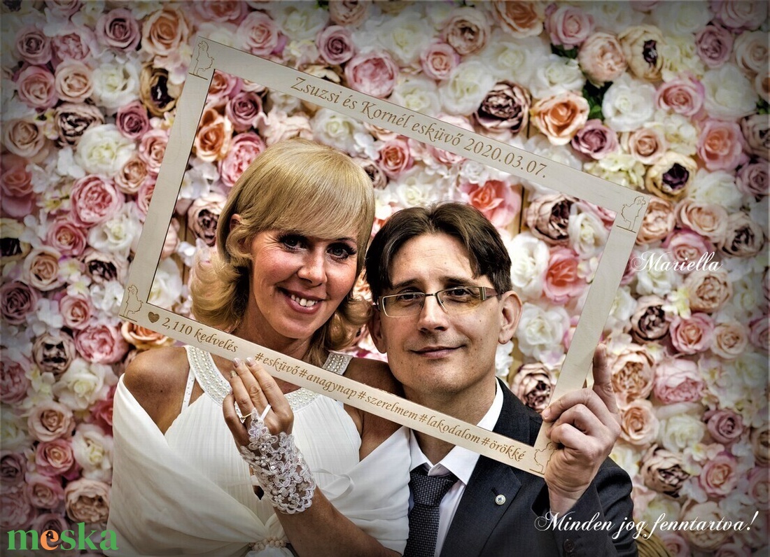 Selfie keret, fotókeret egyedi gravírozással - esküvő - dekoráció - helyszíni dekor - Meska.hu