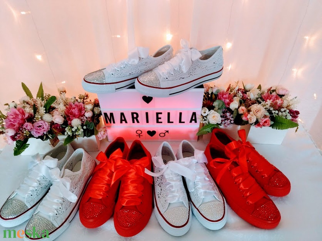 Esküvői, menyasszonyi,menyecske piros tornacipő , piros strasszos díszítéssel - esküvő - cipő és cipőklipsz - Meska.hu