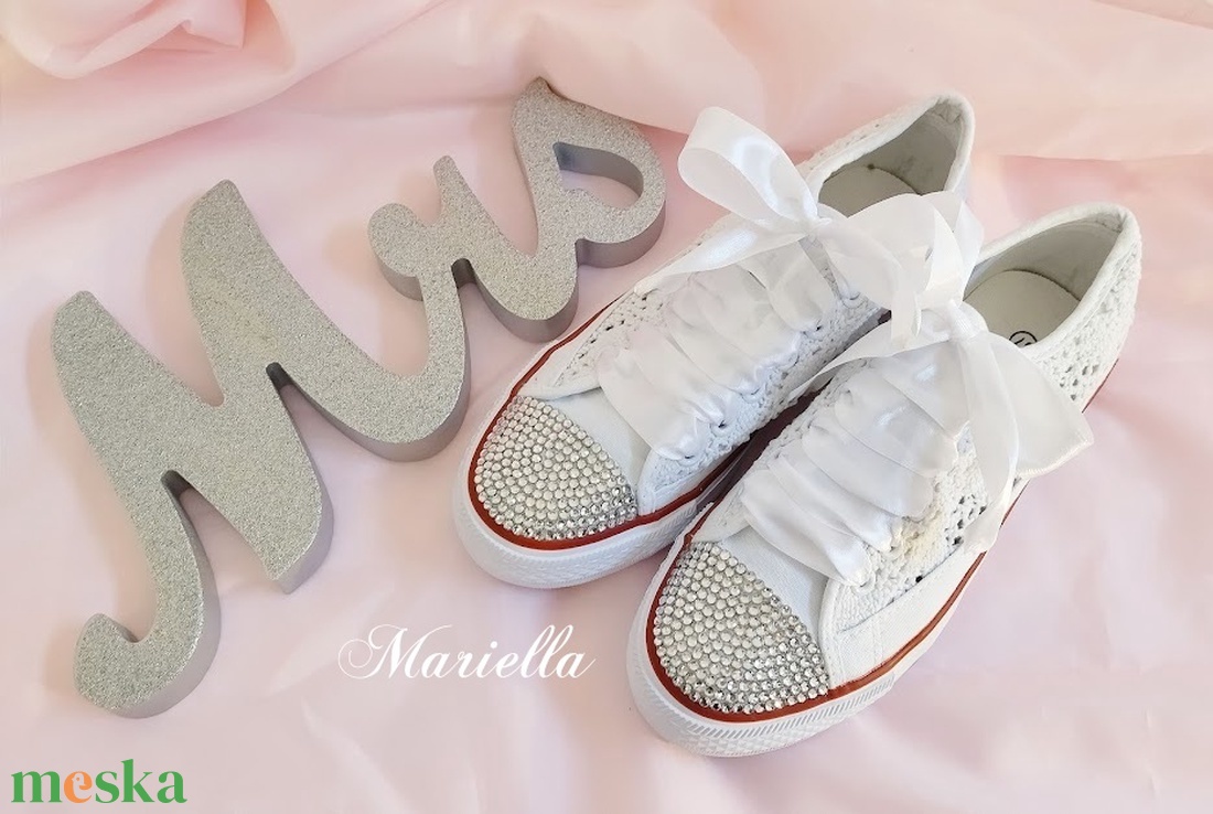 KÉSZTERMÉK! 38-s Csipkés /horgolt menyasszonyi tornacipő strasszokkal - esküvő - cipő és cipőklipsz - Meska.hu