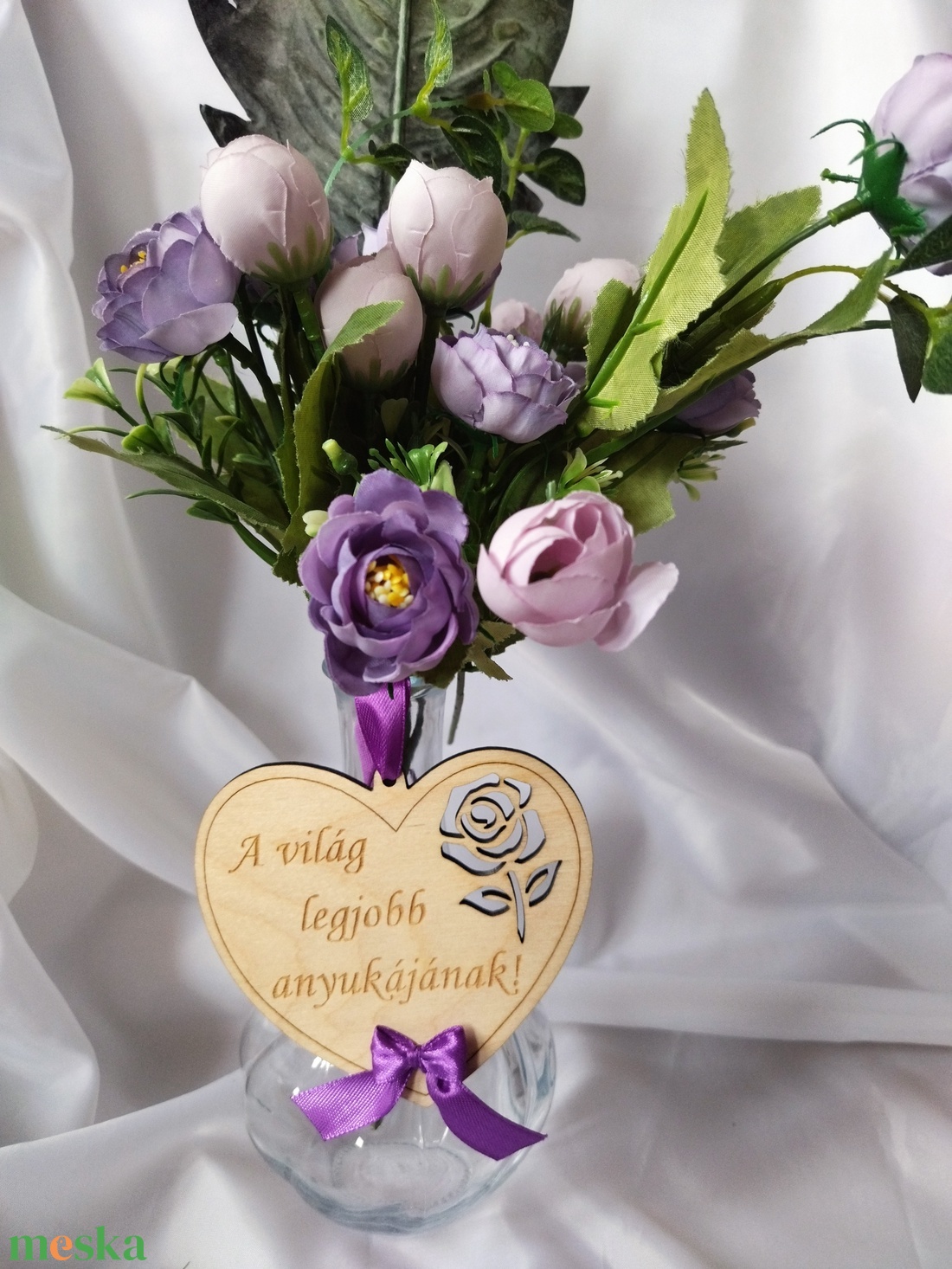 A világ legjobb anyukájának ( lila ) Anyák Napja- szív alakú ajándék, ajándékkísérő - otthon & életmód - dekoráció - fali és függő dekoráció - függődísz - Meska.hu