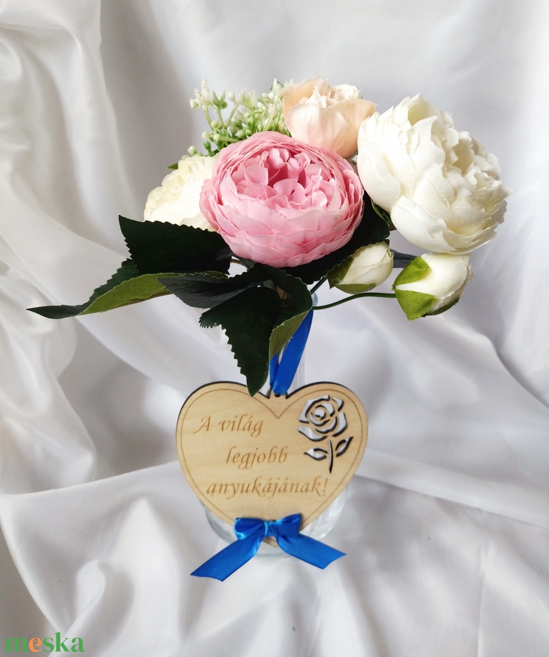 A világ legjobb anyukájának ( királykék ) Anyák Napja- szív alakú ajándék, ajándékkísérő - otthon & életmód - dekoráció - fali és függő dekoráció - függődísz - Meska.hu