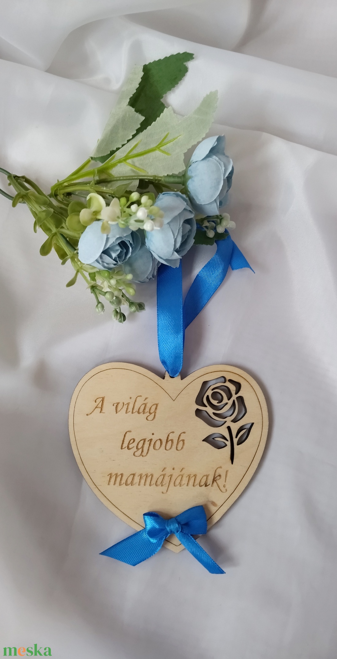 A világ legjobb mamájának  ( királykék ) Anyák Napja- szív alakú ajándék, ajándékkísérő - otthon & életmód - dekoráció - fali és függő dekoráció - függődísz - Meska.hu