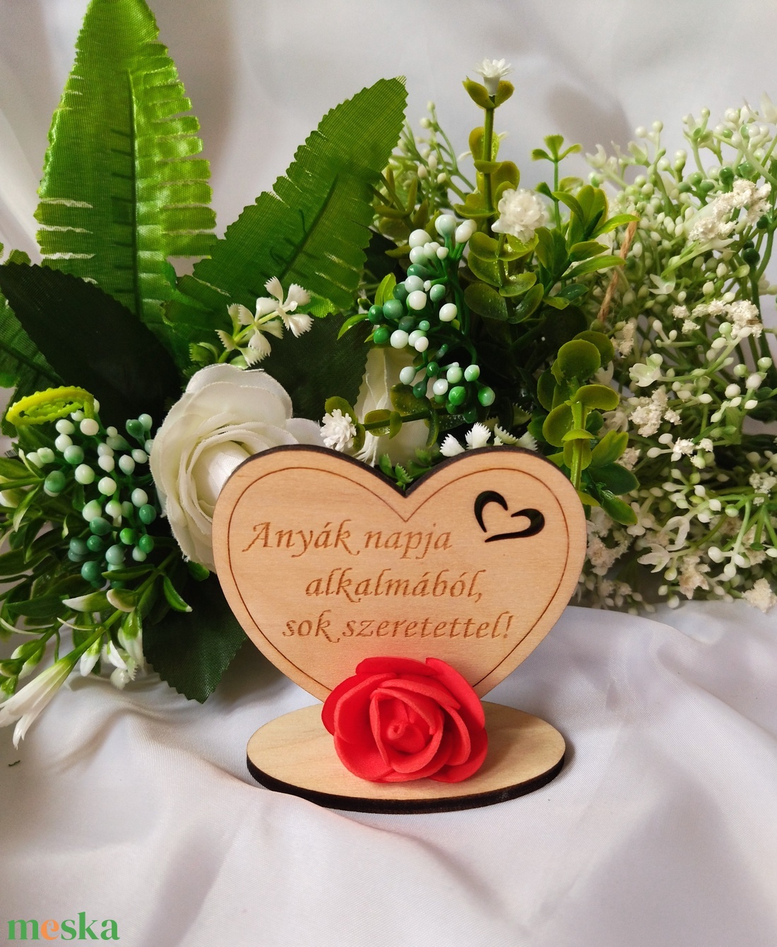  Rózsás szív (piros) Anyák Napja- ajándék, ajándékkísérő - otthon & életmód - dekoráció - Meska.hu