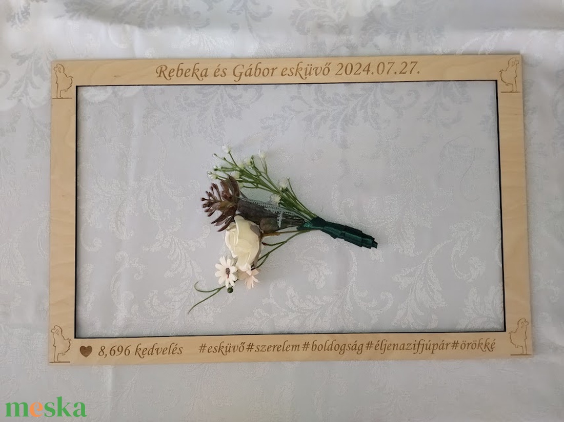Selfie keret, fotókeret egyedi gravírozással - esküvő - dekoráció - helyszíni dekor - Meska.hu