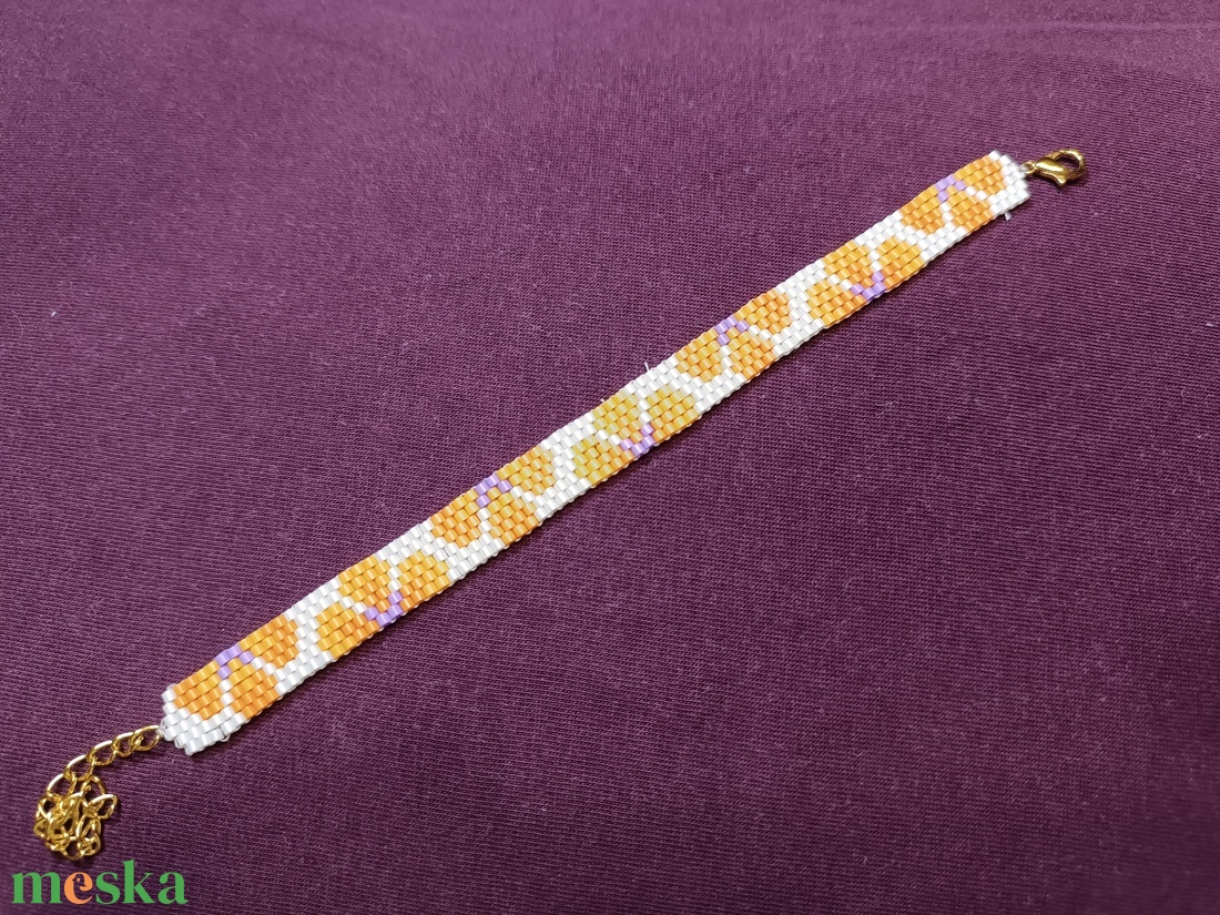 Gyöngy karkötő - tavaszi virágok - ékszer - karkötő - gyöngyös karkötő - Meska.hu