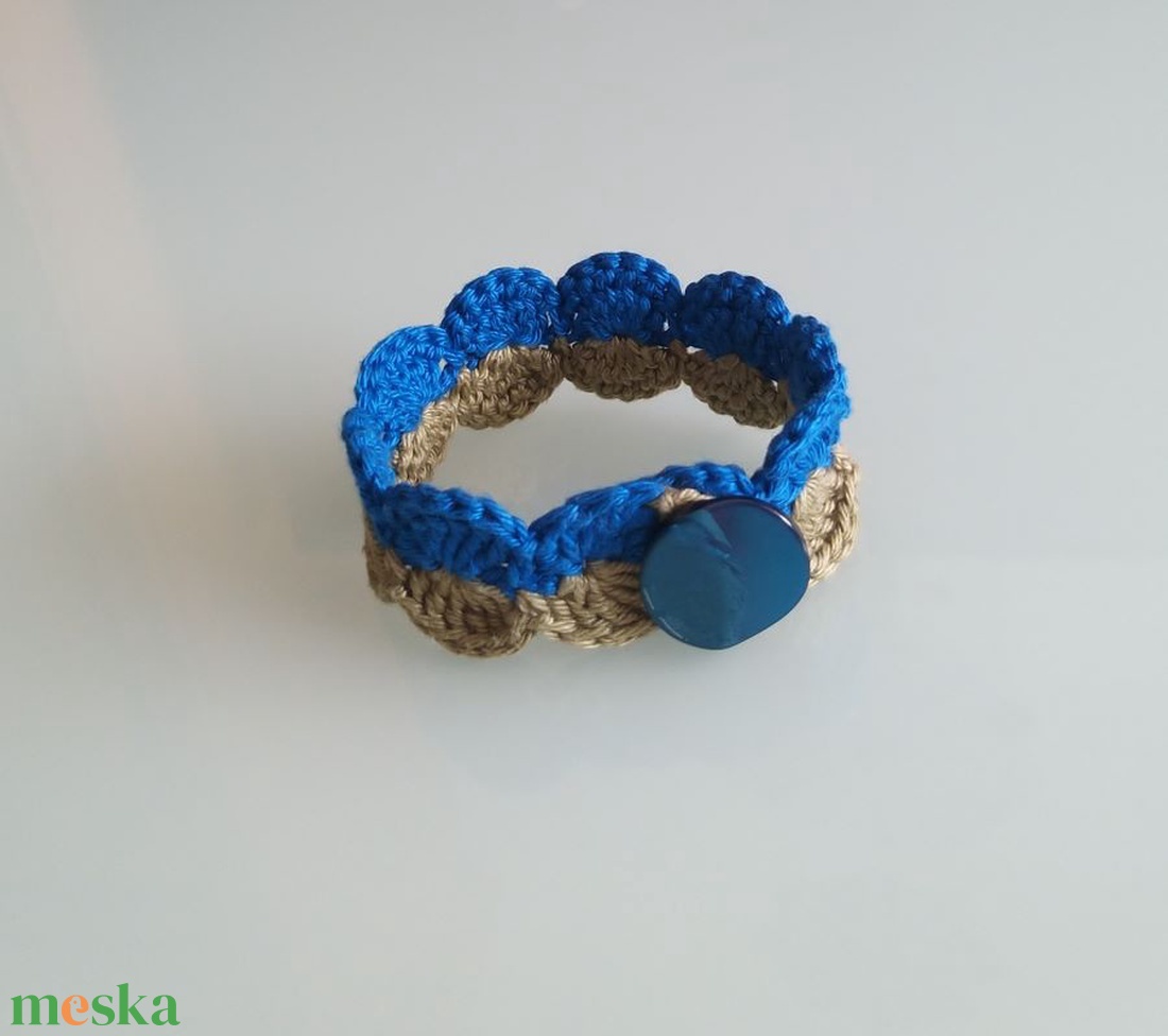 Kék - keki színű karkötő - ékszer - karkötő - karkötő medállal - Meska.hu