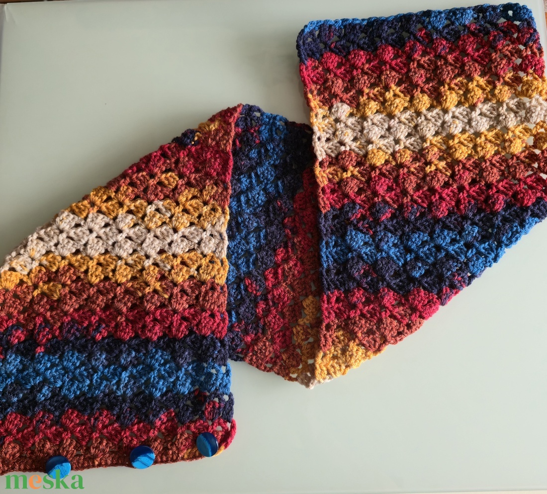 Gombos sál. - ruha & divat - sál, sapka, kendő - vállkendő - Meska.hu