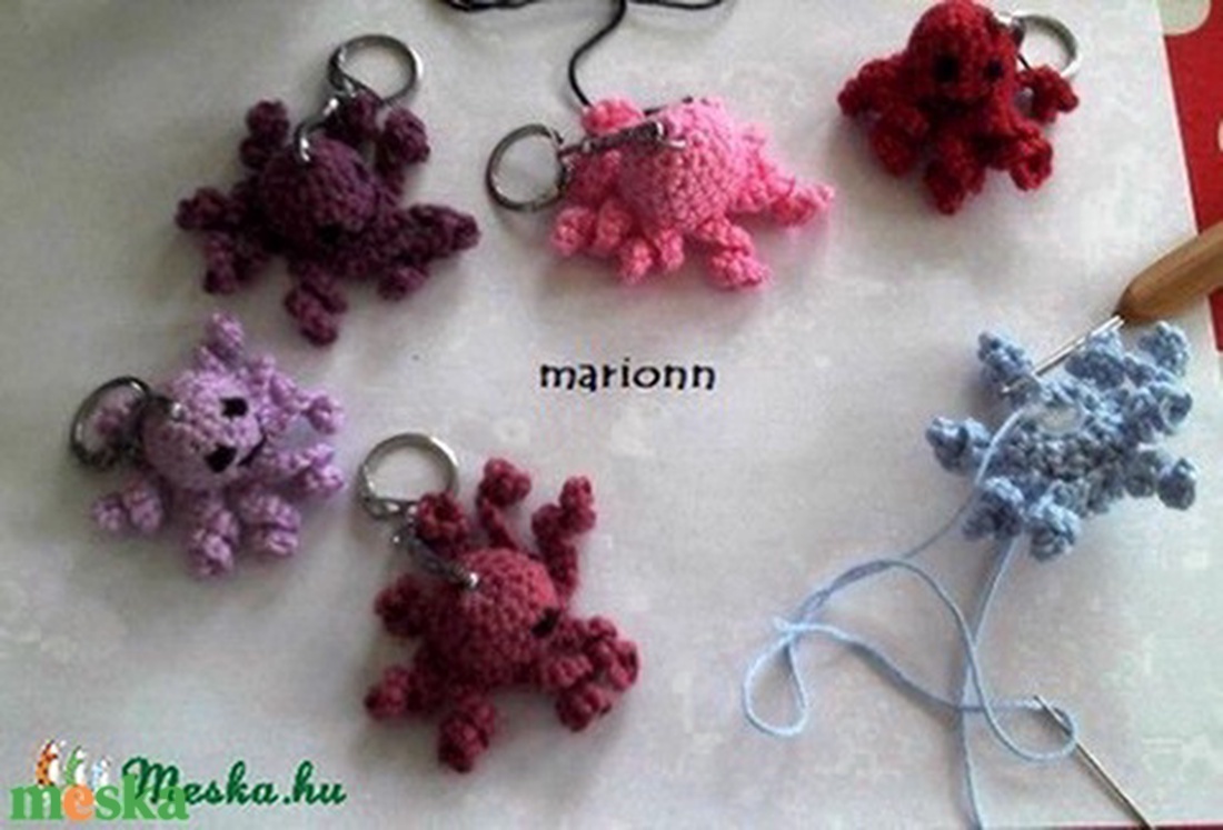 Horgolt POLIP kulcstartó - Amigurumi Több színben - játék & sport - plüssállat & játékfigura - polip - Meska.hu Horgolt POLIP kulcstartó - Amigurumi Több színben - játék & sport - plüssállat & játékfigura - polip - Meska.hu