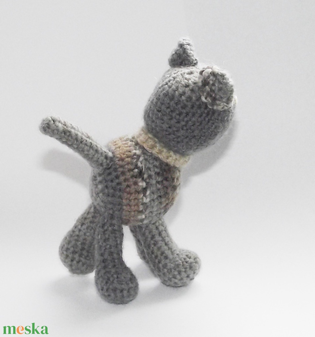 Maroknyi, nyakörves, mintás cica. Amigurumi horgolt cicagyerek - - Meska.hu Maroknyi, nyakörves, mintás cica. Amigurumi horgolt cicagyerek - - Meska.hu