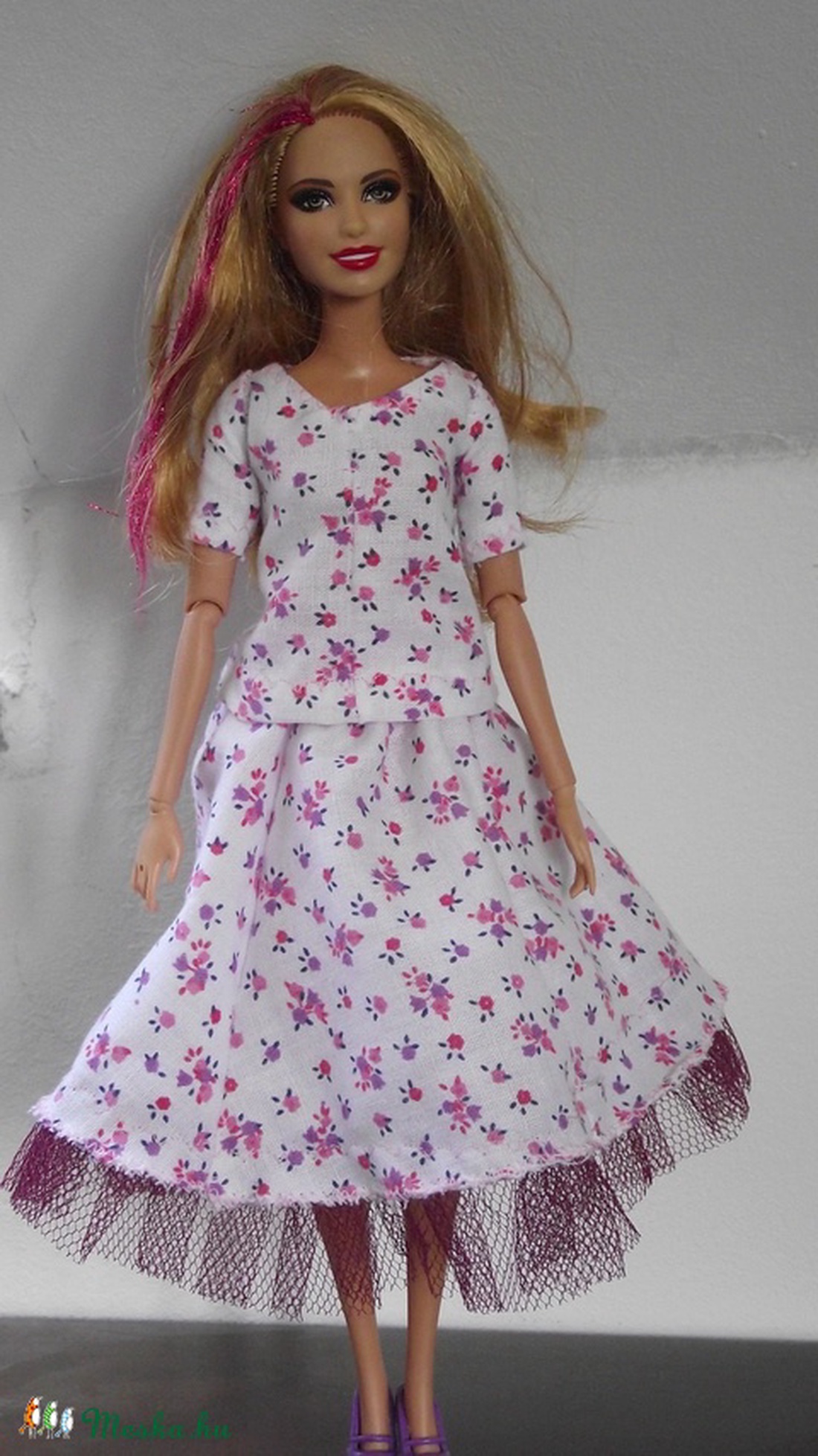 Bő, tüll aljú szoknya és virágos blúz - Babaruha 25-28 cm-es barbie-típusú babára - - Meska.hu Bő, tüll aljú szoknya és virágos blúz - Babaruha 25-28 cm-es barbie-típusú babára - - Meska.hu