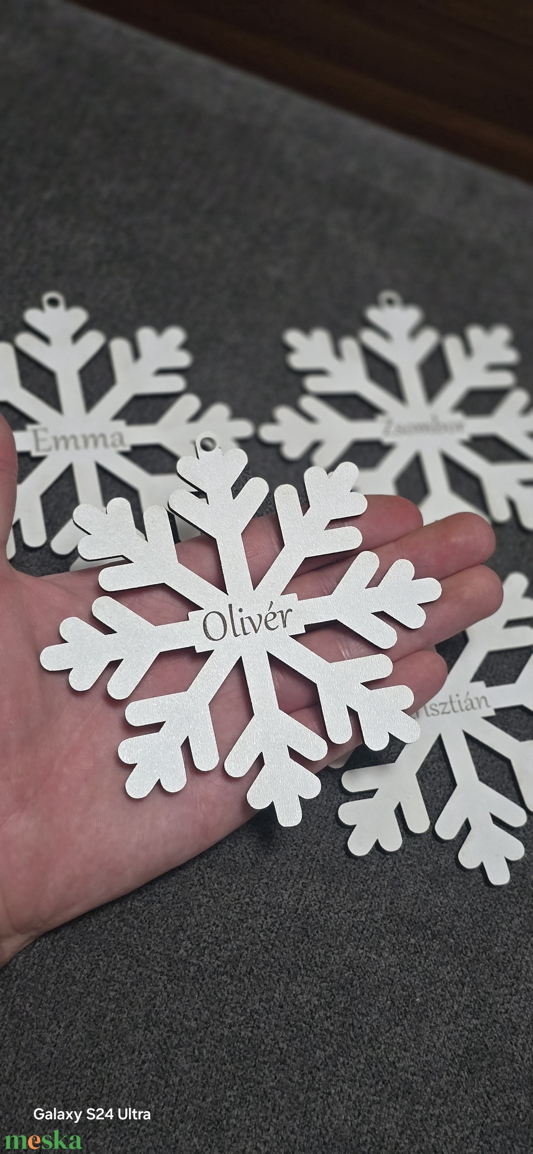 Neves gravírozott hópehely dísz karácsonyra, karácsonyi dísz - karácsony - karácsonyi lakásdekoráció - karácsonyfadíszek - Meska.hu Neves gravírozott hópehely dísz karácsonyra, karácsonyi dísz - karácsony - karácsonyi lakásdekoráció - karácsonyfadíszek - Meska.hu