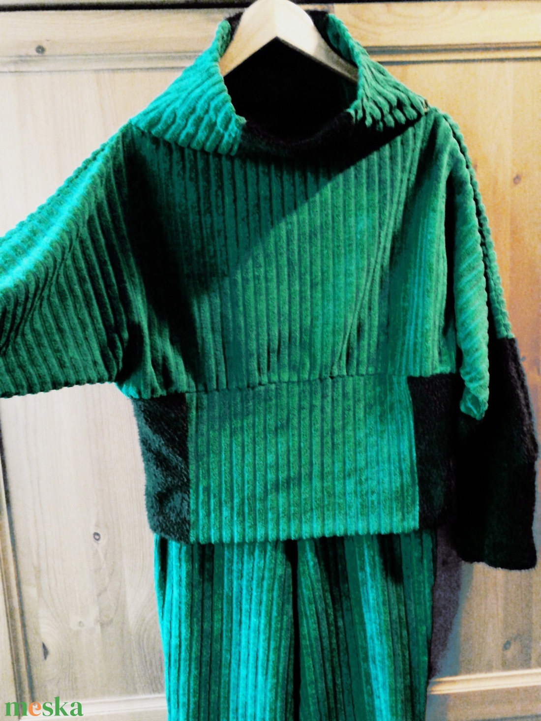 Smaragdzöld szabadidőruha - ruha & divat - női ruha - ruha - Meska.hu