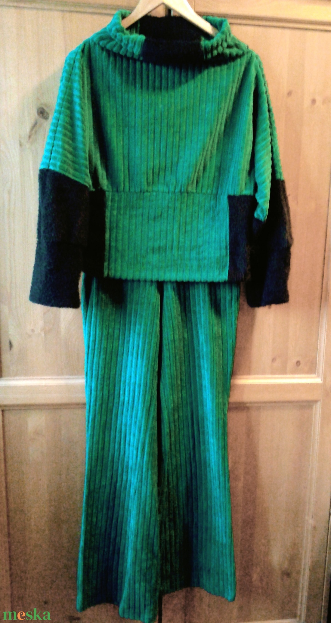 Smaragdzöld szabadidőruha - ruha & divat - női ruha - ruha - Meska.hu