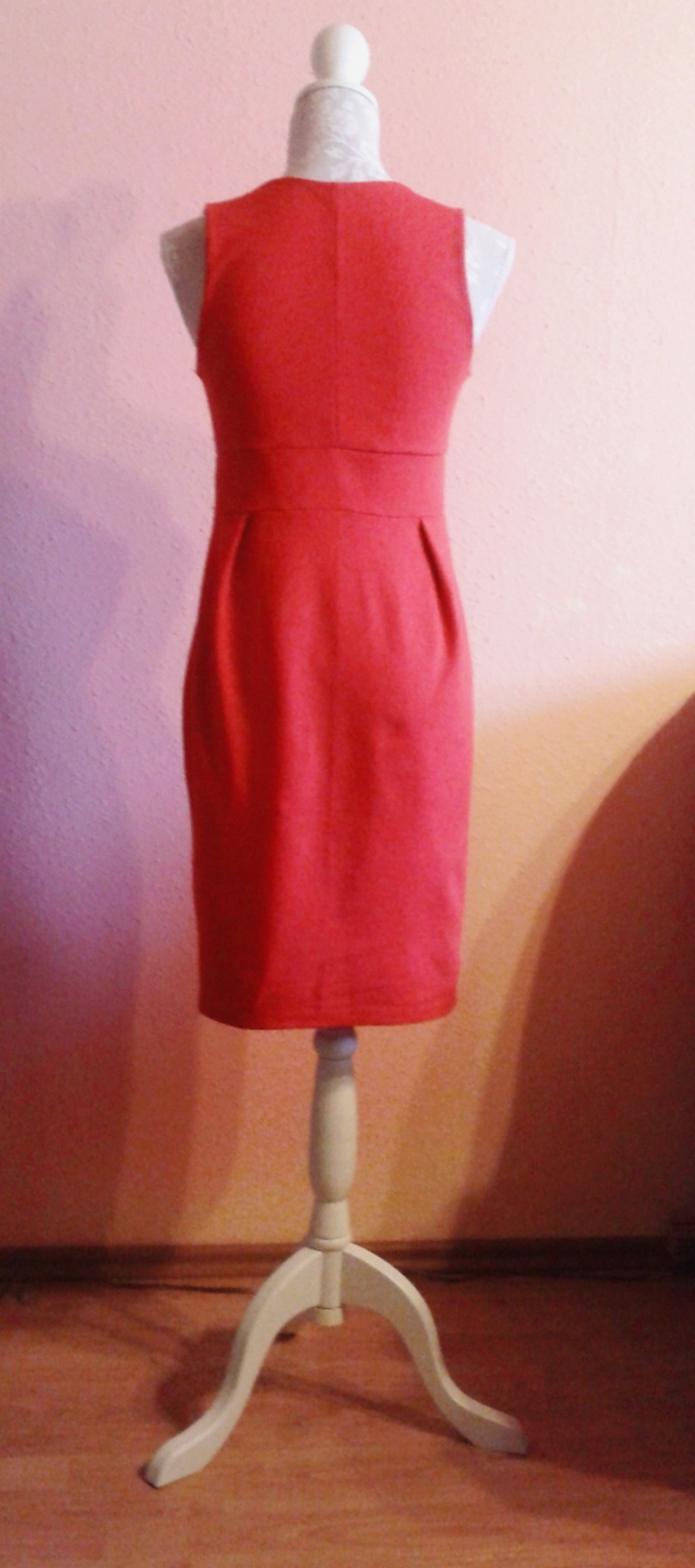 Nő piros ruhában - rendelhető! -  - Meska.hu