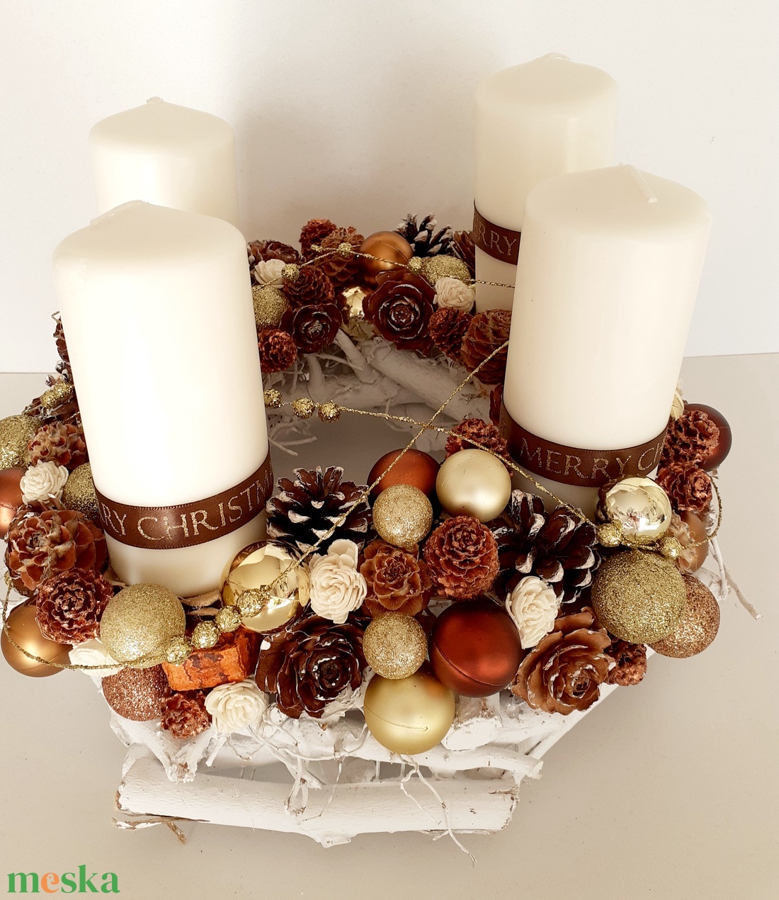 Adventi asztaldísz,óriás fehér gyertyákkal,rőzse alapon - karácsony - adventi díszek - adventi asztaldísz - Meska.hu Adventi asztaldísz,óriás fehér gyertyákkal,rőzse alapon - karácsony - adventi díszek - adventi asztaldísz - Meska.hu
