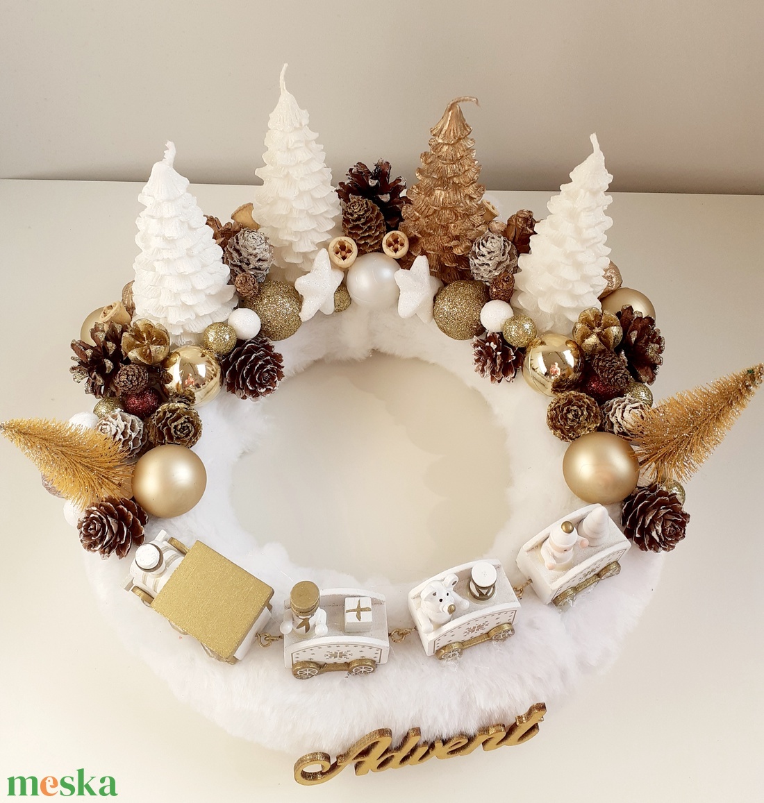 Adventi koszorú fehér-arany vonattal - karácsony - adventi díszek - adventi koszorú - Meska.hu Adventi koszorú fehér-arany vonattal - karácsony - adventi díszek - adventi koszorú - Meska.hu