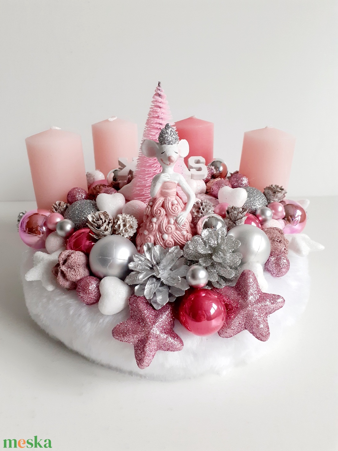 Adventi koszorú, rózsaszín egér királynővel - karácsony - adventi díszek - adventi koszorú - Meska.hu Adventi koszorú, rózsaszín egér királynővel - karácsony - adventi díszek - adventi koszorú - Meska.hu