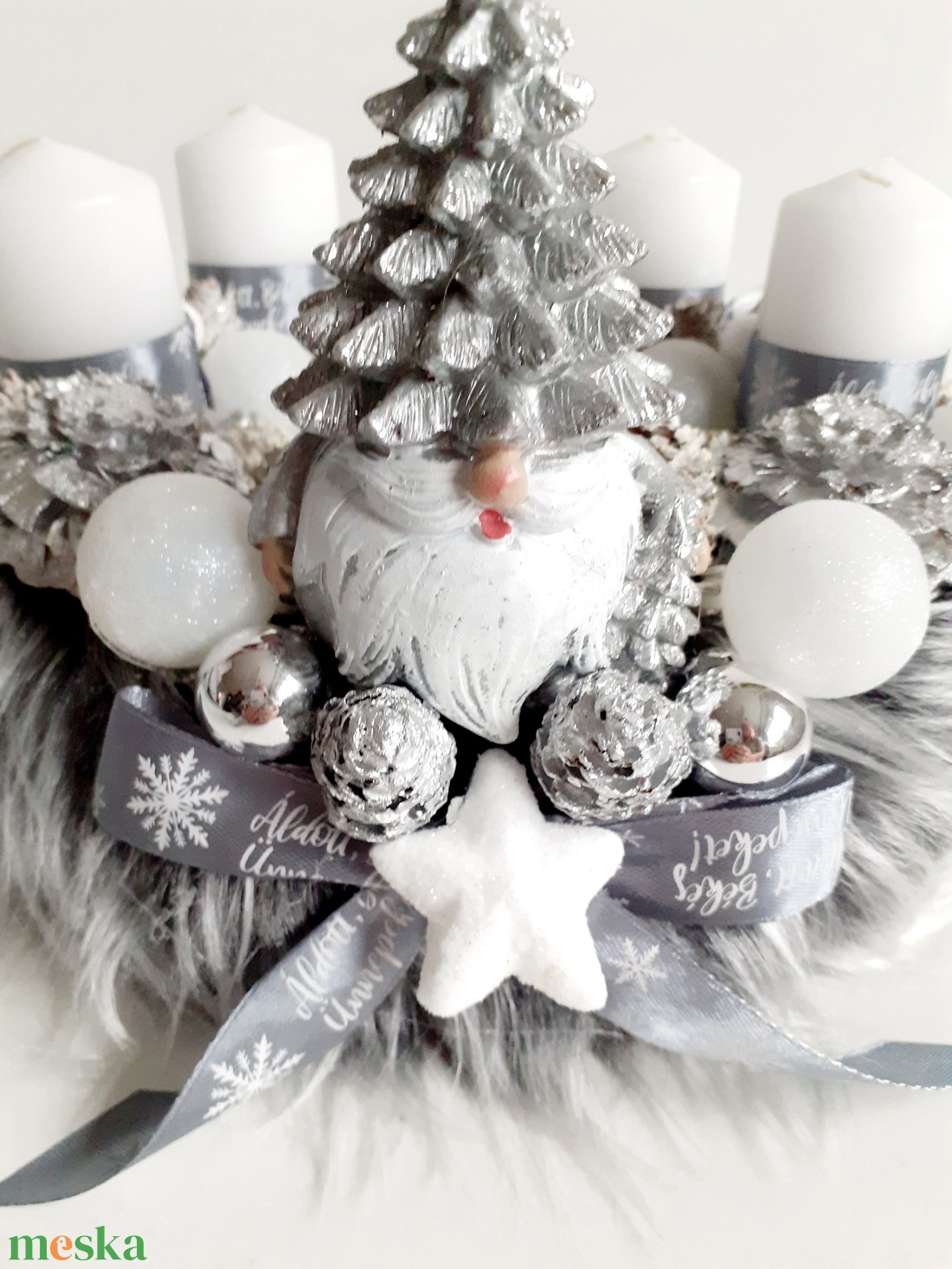 Adventi koszorú, toboz sapkás manóval - karácsony - adventi díszek - adventi koszorú - Meska.hu Adventi koszorú, toboz sapkás manóval - karácsony - adventi díszek - adventi koszorú - Meska.hu