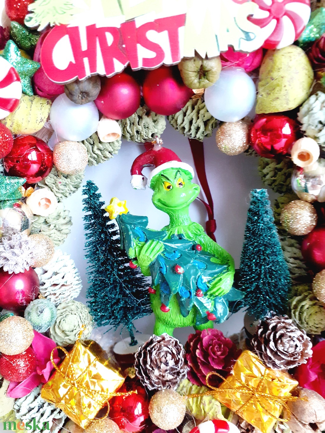 Karácsonyi ajtódísz fenyőfás grinccsel - karácsony - adventi díszek - adventi ajtódísz - Meska.hu