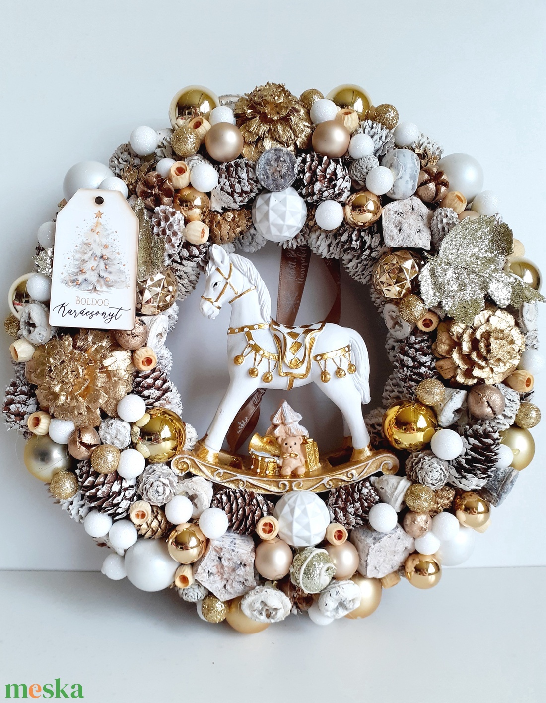 Karácsonyi ajtódísz  fehér-arany hintalóval - karácsony - adventi díszek - adventi ajtódísz - Meska.hu