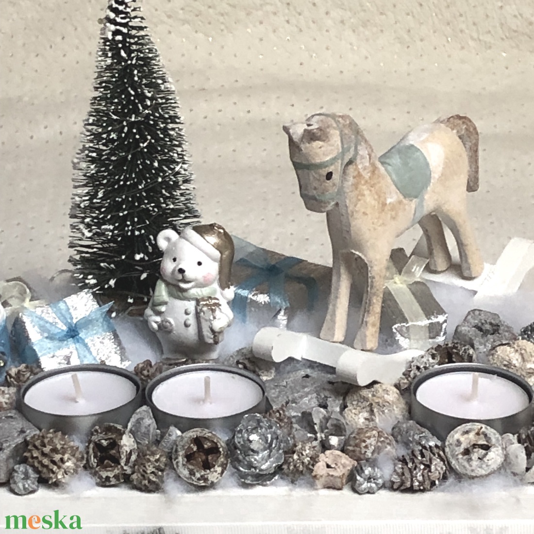 Hintalovas adventi doboz koszorú asztaldísz - LED fénnyel - karácsony - adventi díszek - adventi koszorú - Meska.hu Hintalovas adventi doboz koszorú asztaldísz - LED fénnyel - karácsony - adventi díszek - adventi koszorú - Meska.hu