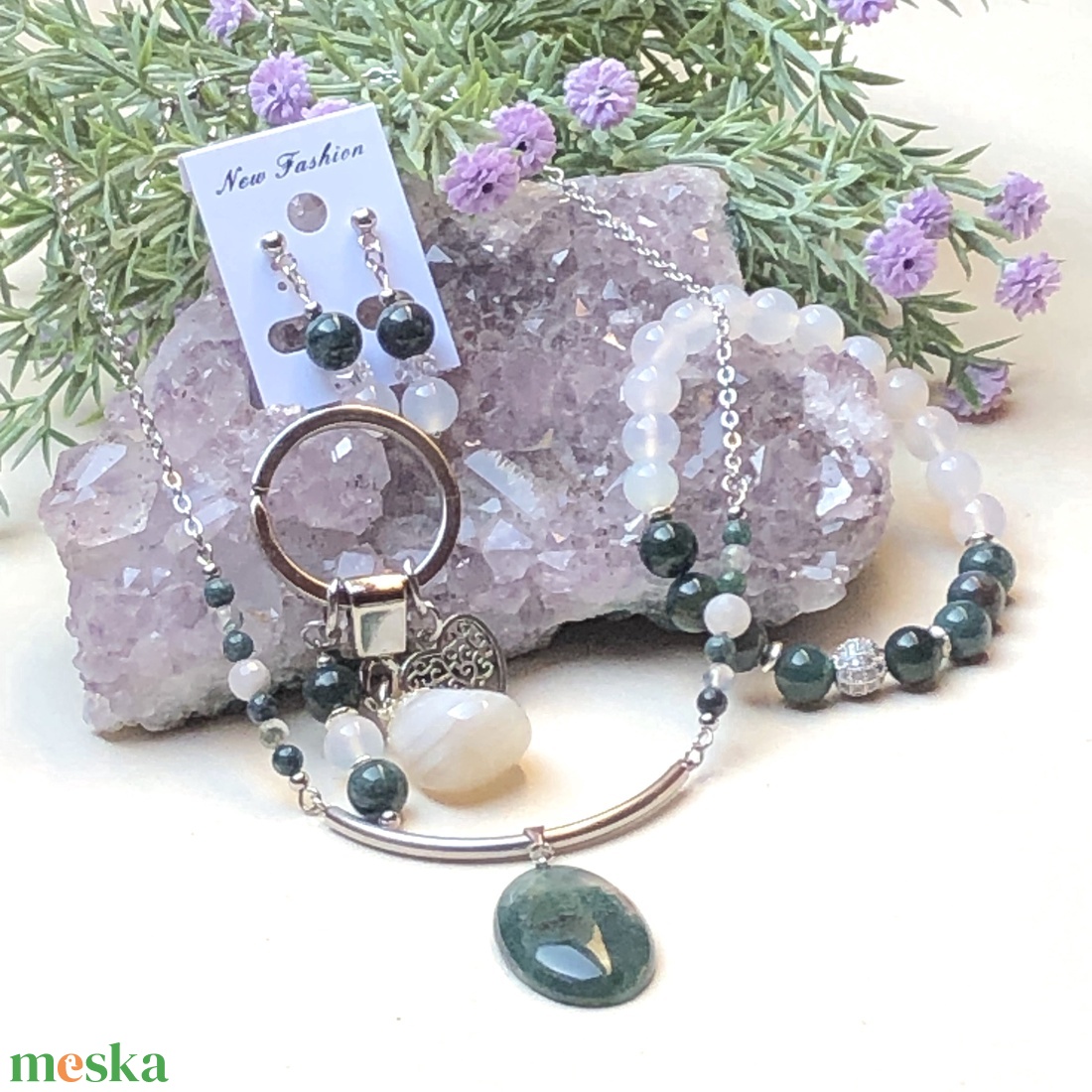 Mohaachát és fehér (béke) achát garnitúra - nyaklánc, karkötő, fülbevaló és kulcstartó - ékszer - ékszerszett - Meska.hu