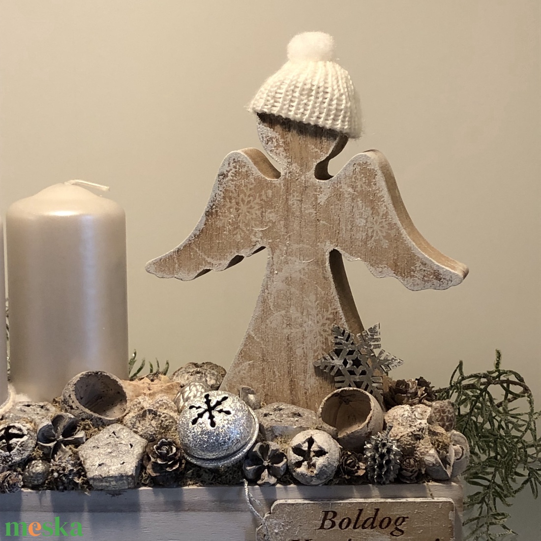 Adventi koszorú - adventi asztaldísz fa alapban angyalkával - karácsony - adventi díszek - adventi koszorú - Meska.hu