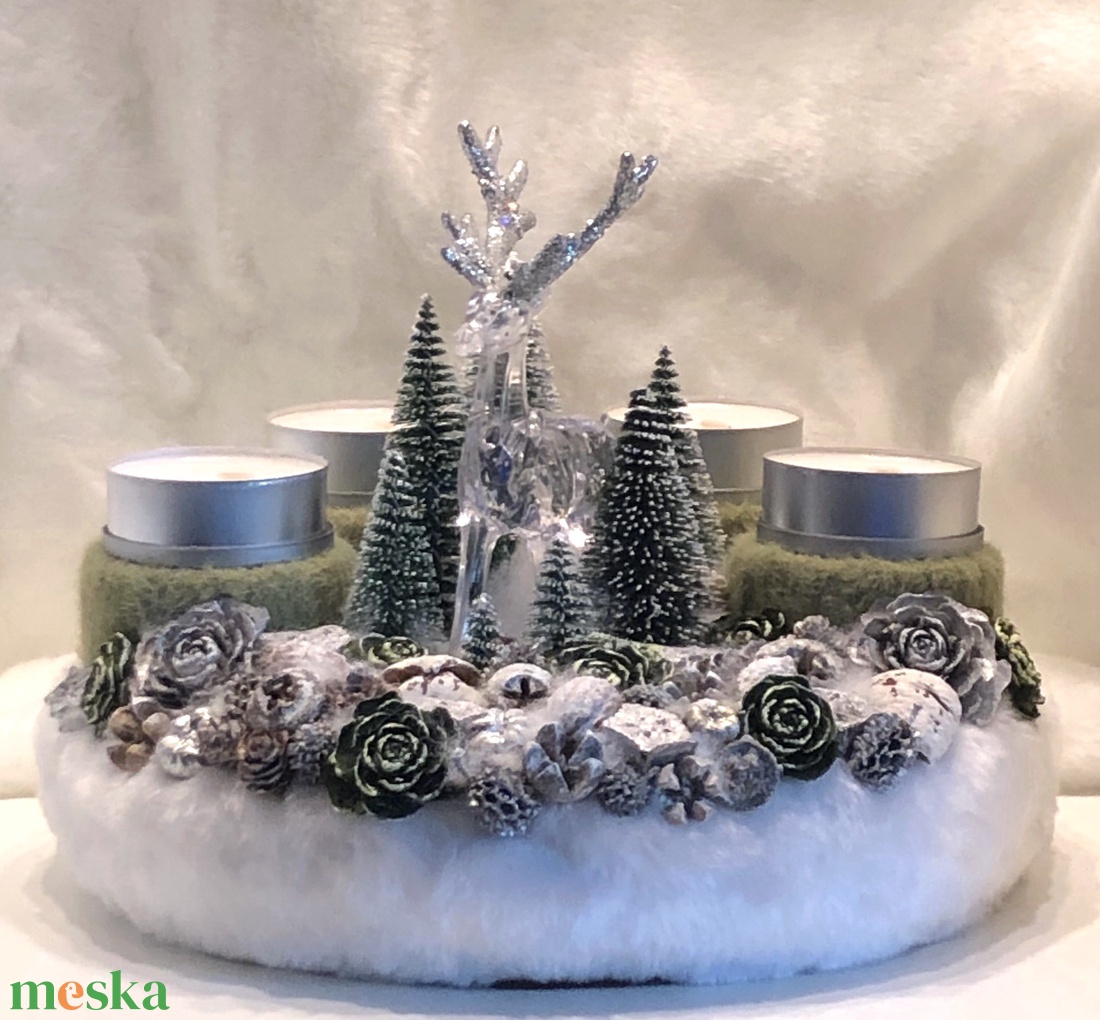 Adventi koszorú mécsesekkel és akril szarvassal, fenyőkkel - karácsony - adventi díszek - adventi koszorú - Meska.hu
