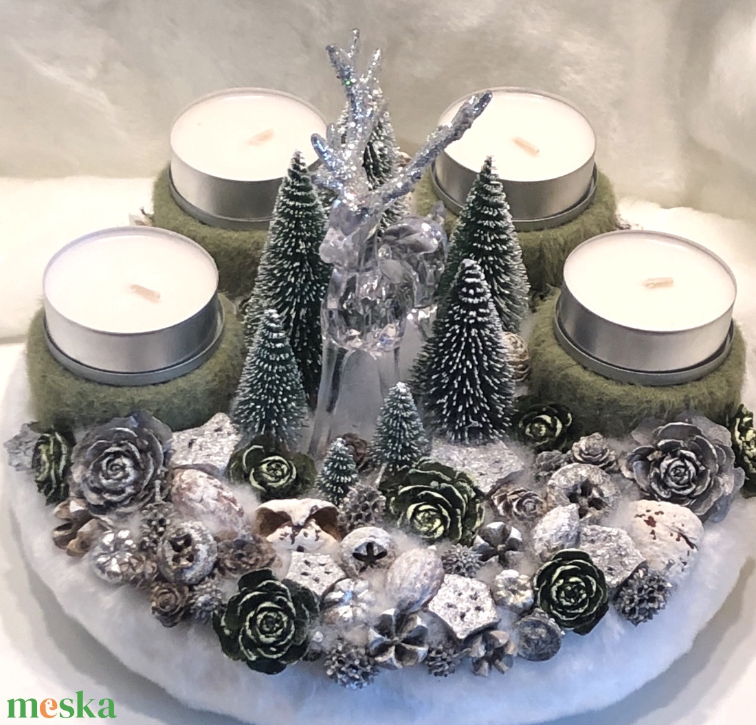 Adventi koszorú mécsesekkel és akril szarvassal, fenyőkkel - karácsony - adventi díszek - adventi koszorú - Meska.hu