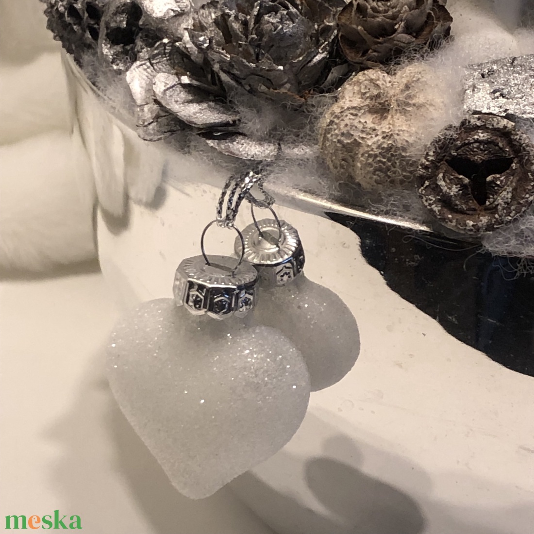 Elegáns adventi koszorú ezüst porcelán kaspóban mécsesekkel, angyalkával, világítással - karácsony - adventi díszek - adventi koszorú - Meska.hu