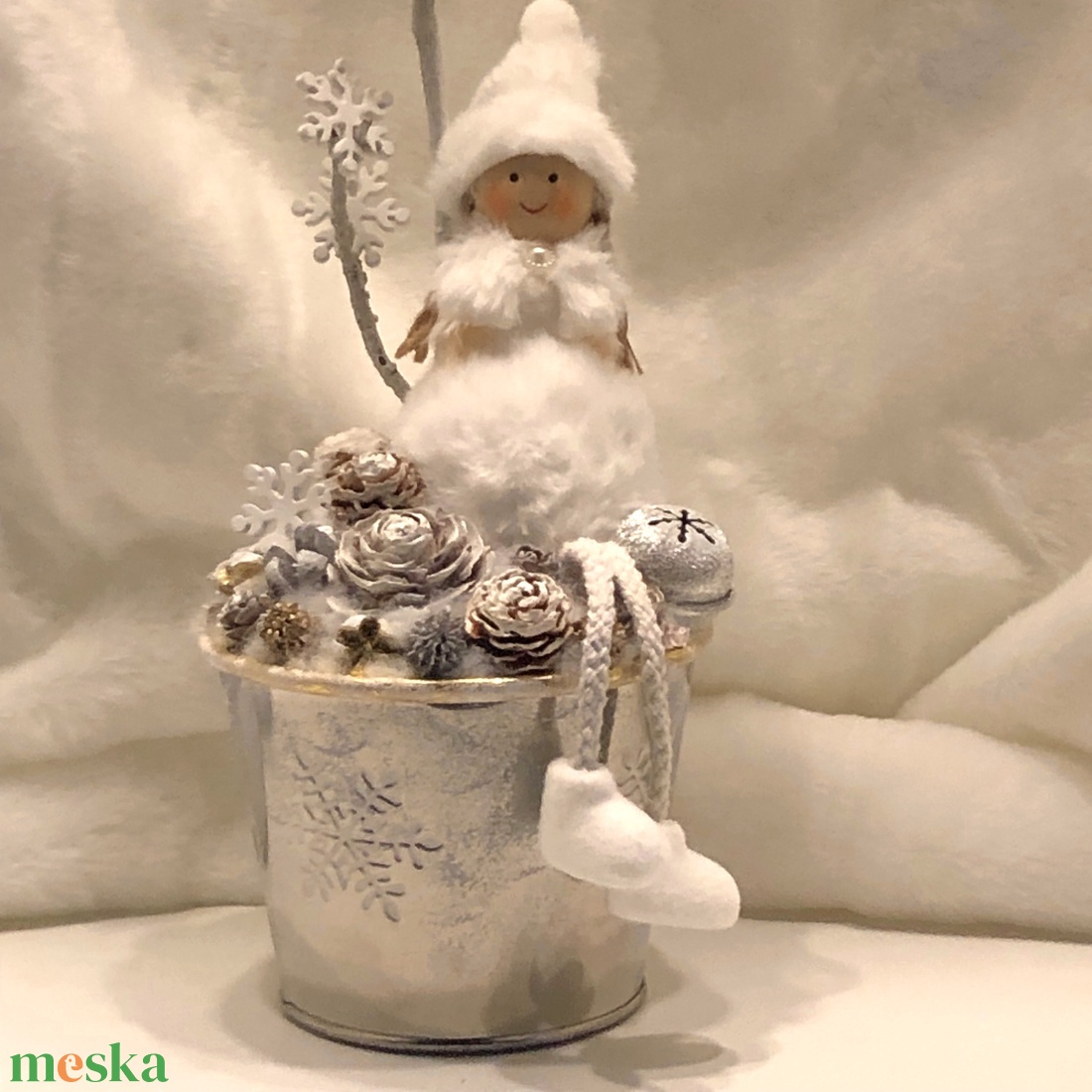 Adventi és karácsonyi asztaldísz textil angyalkával - karácsony - adventi díszek - adventi asztaldísz - Meska.hu