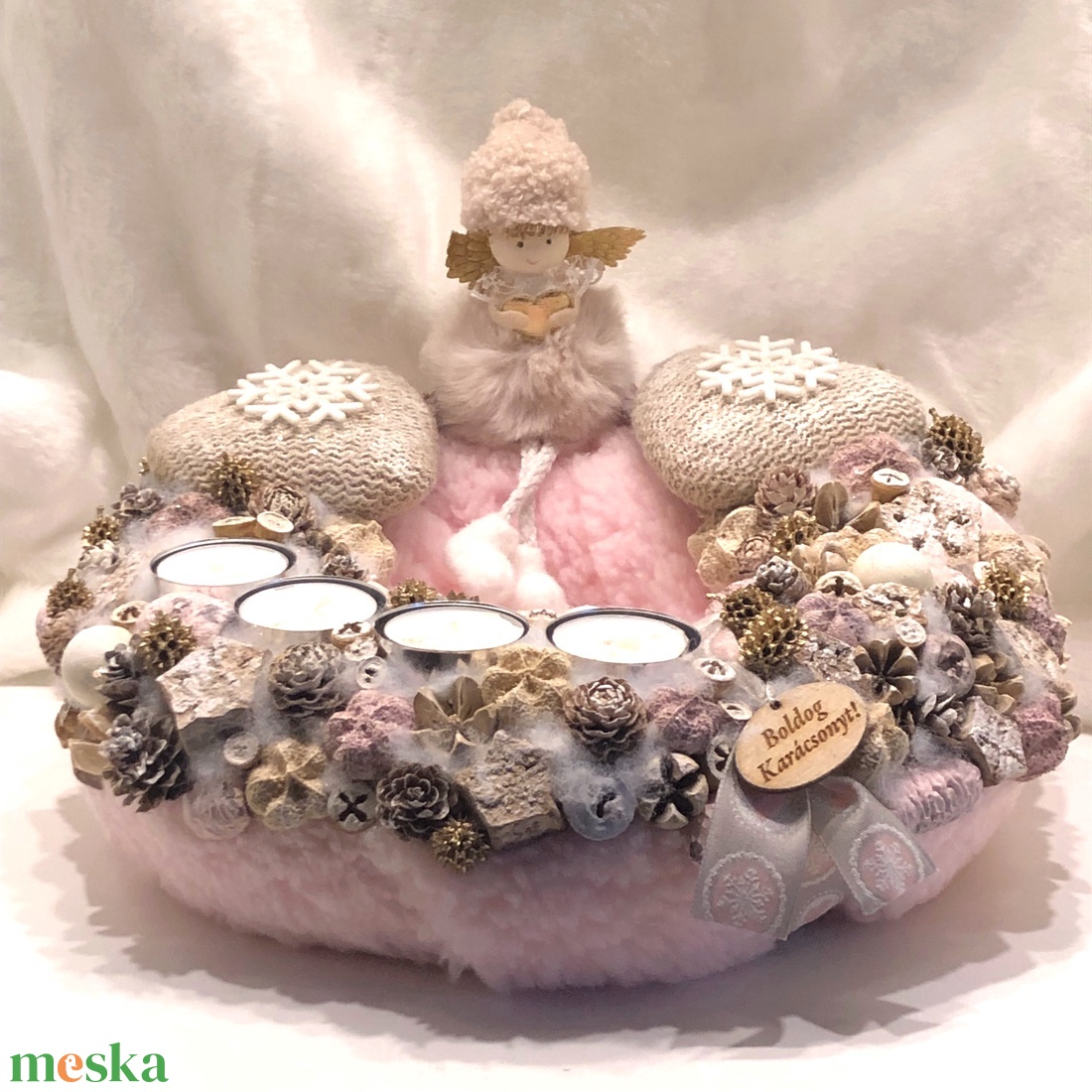 Rózsaszín adventi koszorú textil angyalkával, mécsesekkel - karácsony - adventi díszek - adventi koszorú - Meska.hu