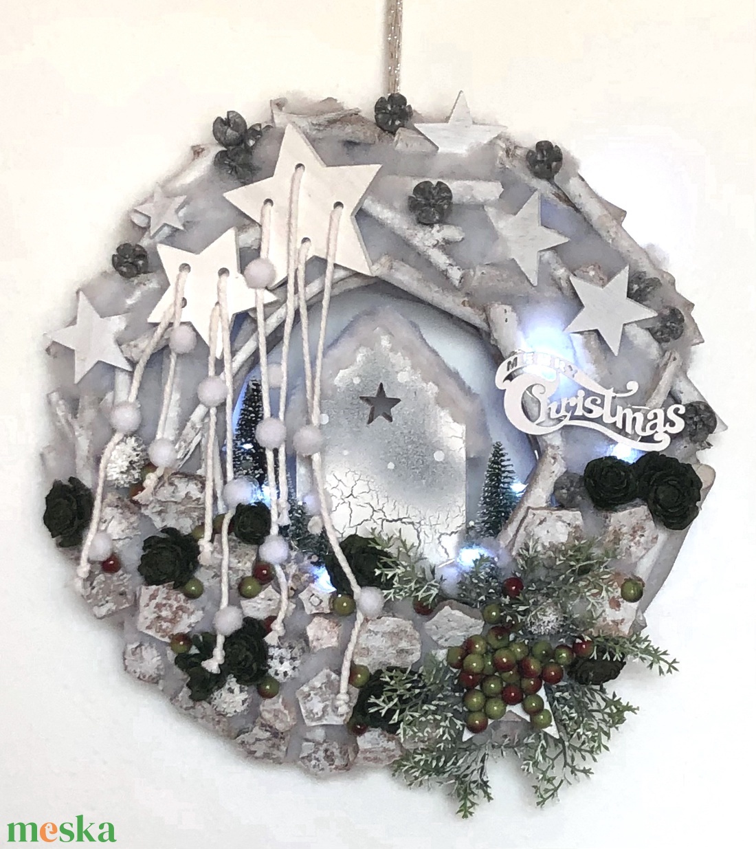 Karácsonyi kopogtató apró faág alapon, világítással - karácsony - adventi díszek - adventi ajtódísz - Meska.hu