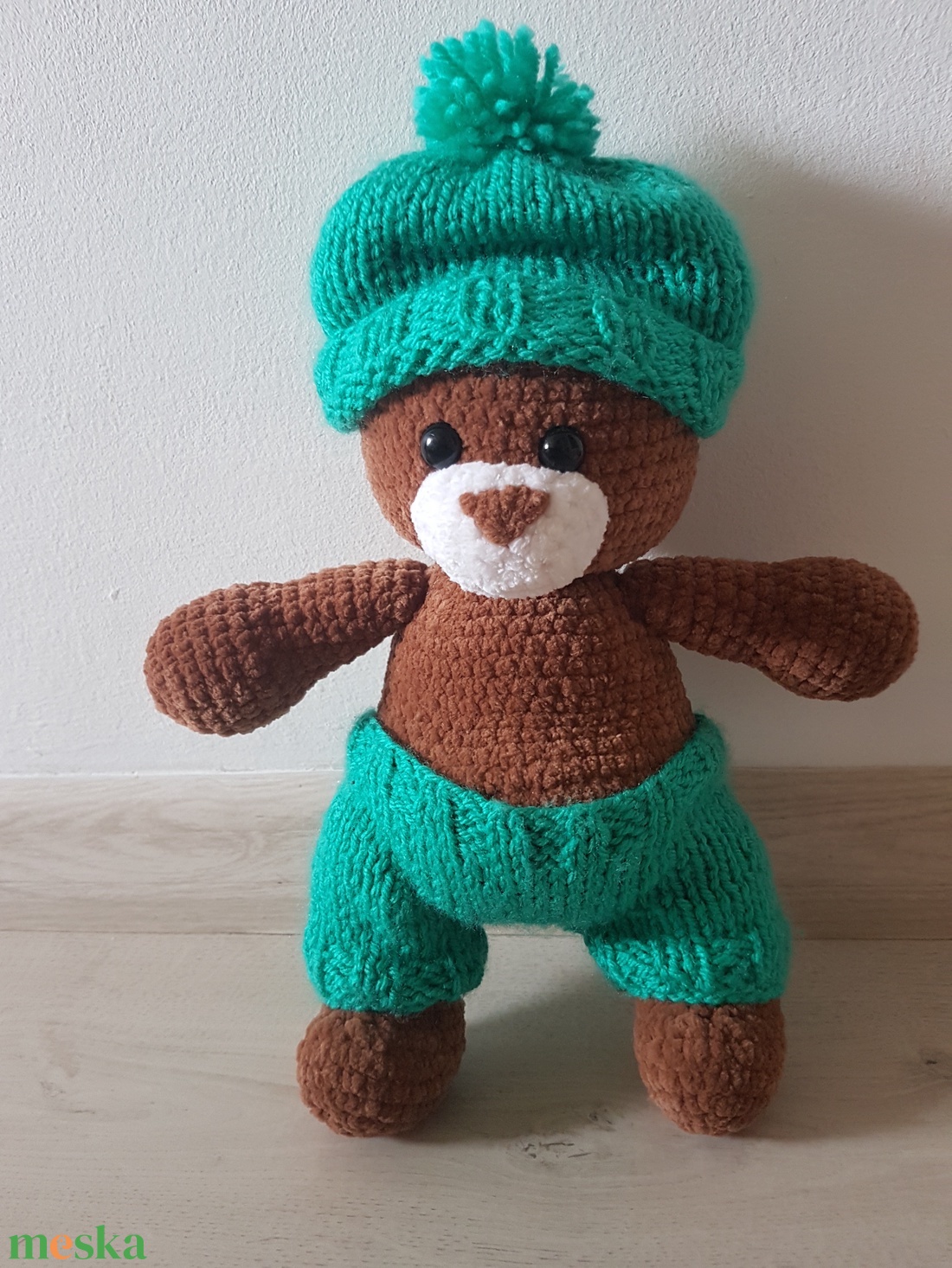 Barna maci zöld ruhában - játék & sport - plüssállat & játékfigura - maci - Meska.hu