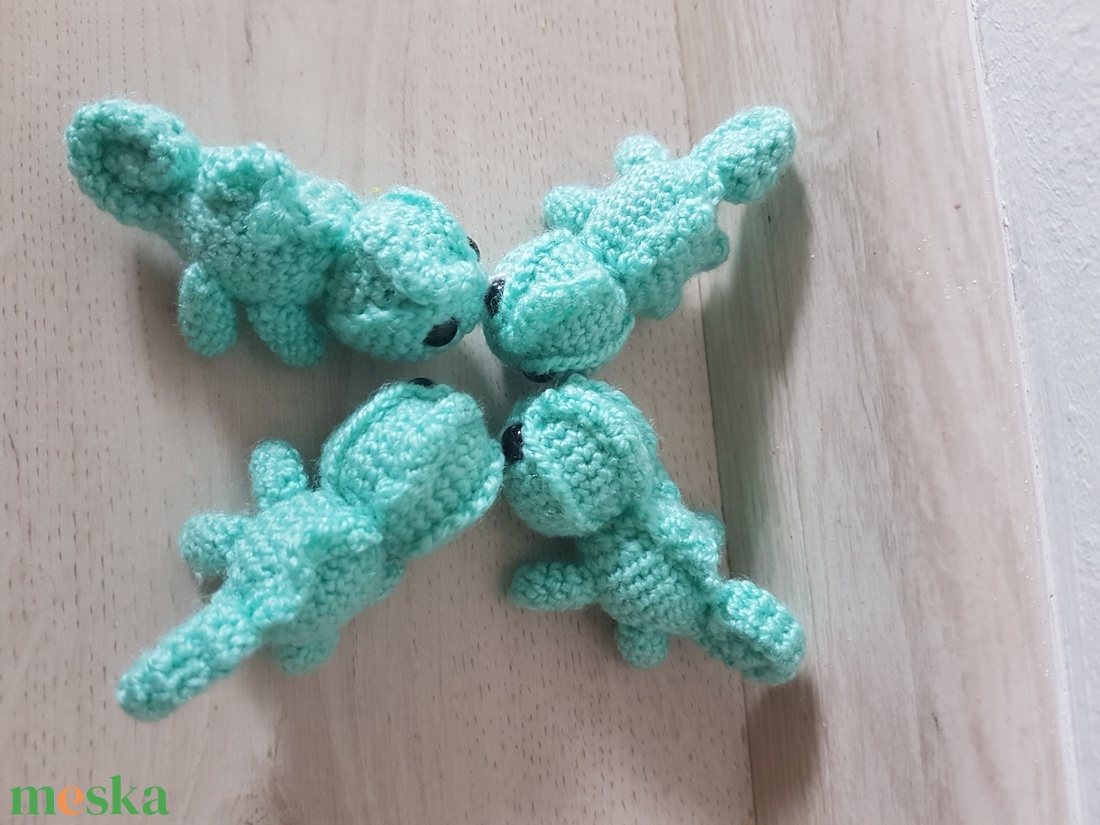 Mini kaméleon - játék & sport - plüssállat & játékfigura - más figura - Meska.hu Mini kaméleon - játék & sport - plüssállat & játékfigura - más figura - Meska.hu