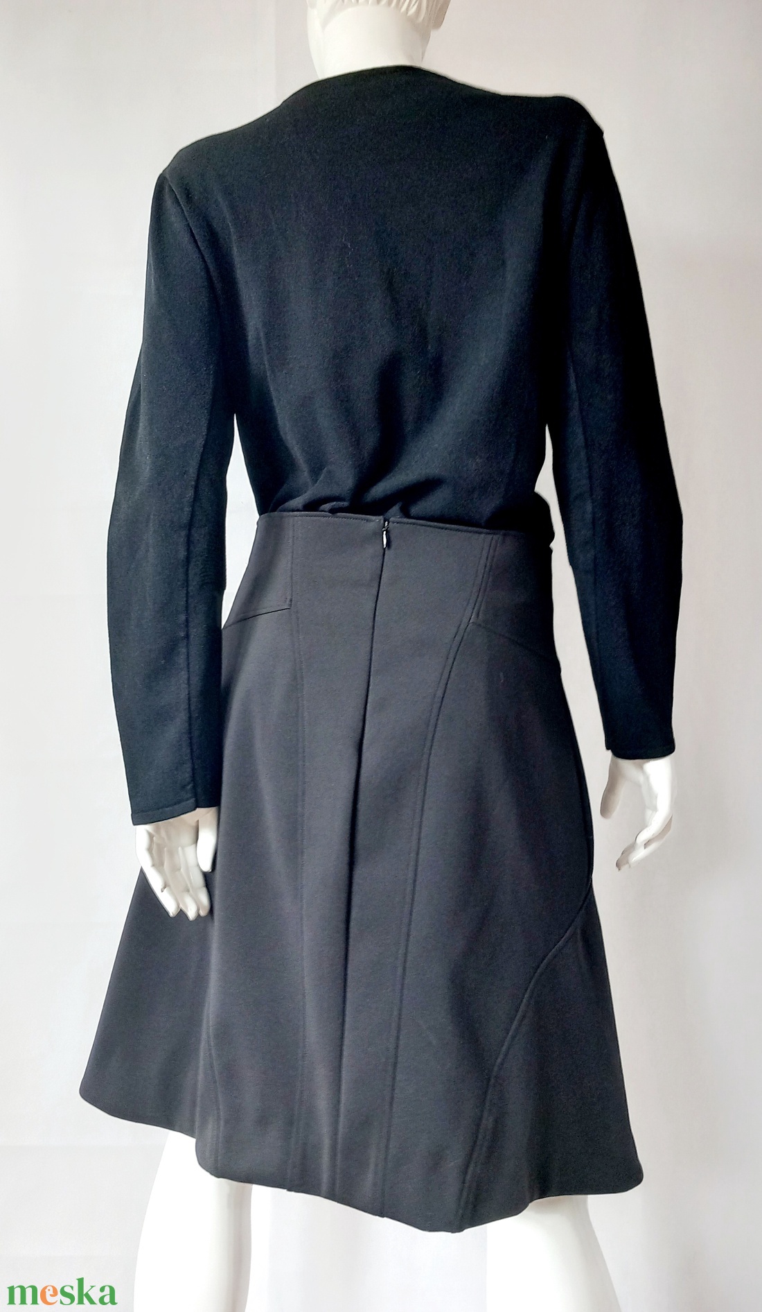 Gianni Versace Collection fekete pulóver és szoknya szett M méret - ruha & divat - női ruha - pulóver - Meska.hu Gianni Versace Collection fekete pulóver és szoknya szett M méret - ruha & divat - női ruha - pulóver - Meska.hu