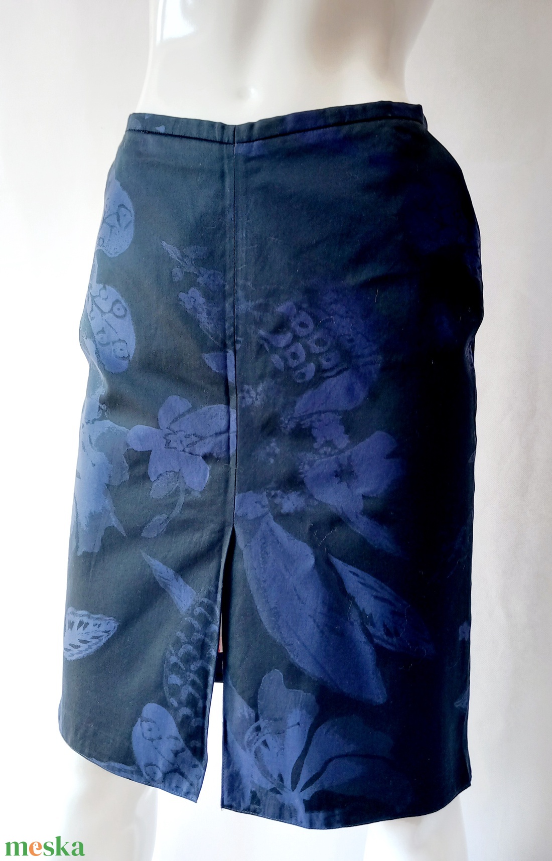 Vintage Christian Lacroix szoknya M méret - ruha & divat - női ruha - szoknya - Meska.hu Vintage Christian Lacroix szoknya M méret - ruha & divat - női ruha - szoknya - Meska.hu