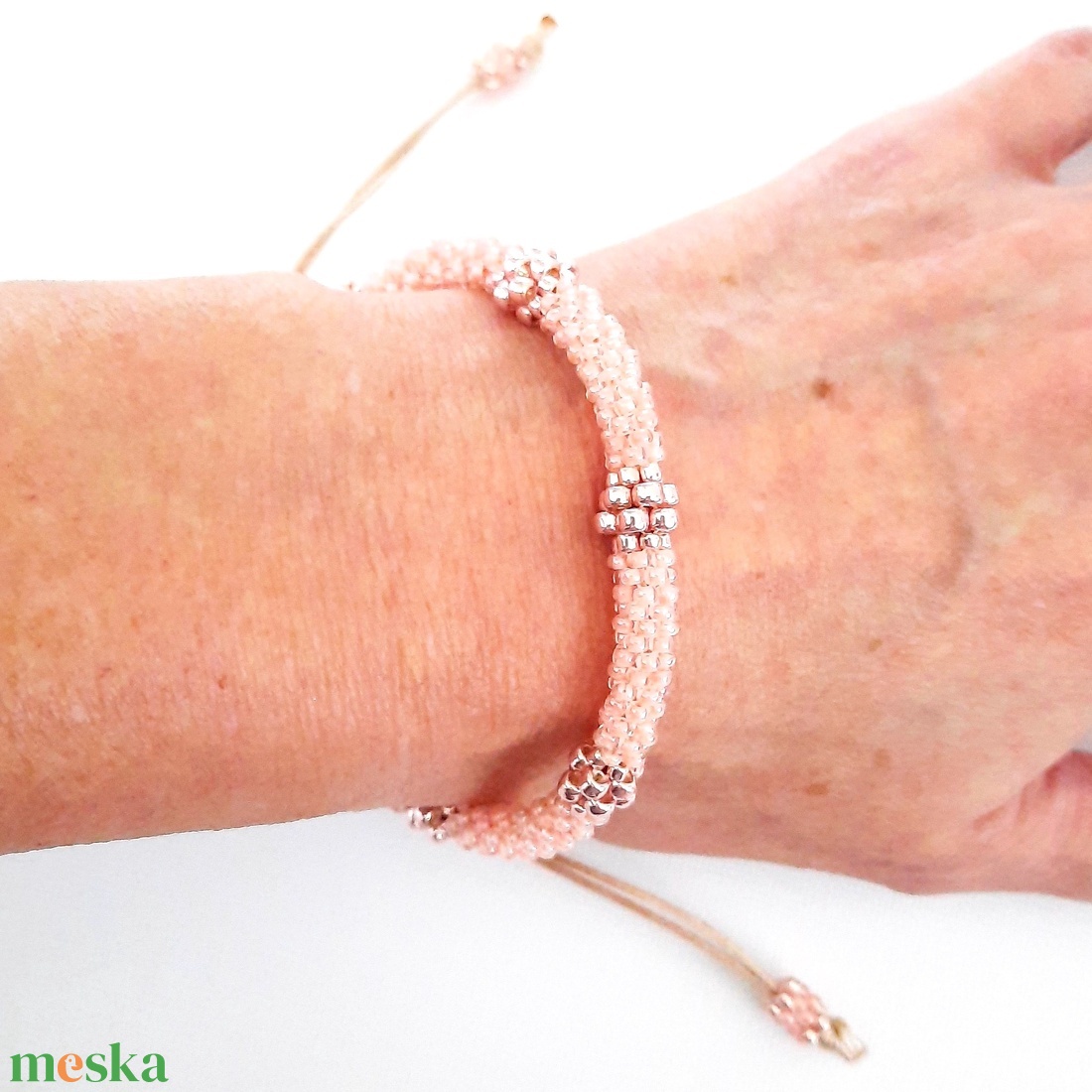 Rózsaszín, viaszolt zsinóros karkötő - ékszer - karkötő - gyöngyös karkötő - Meska.hu
