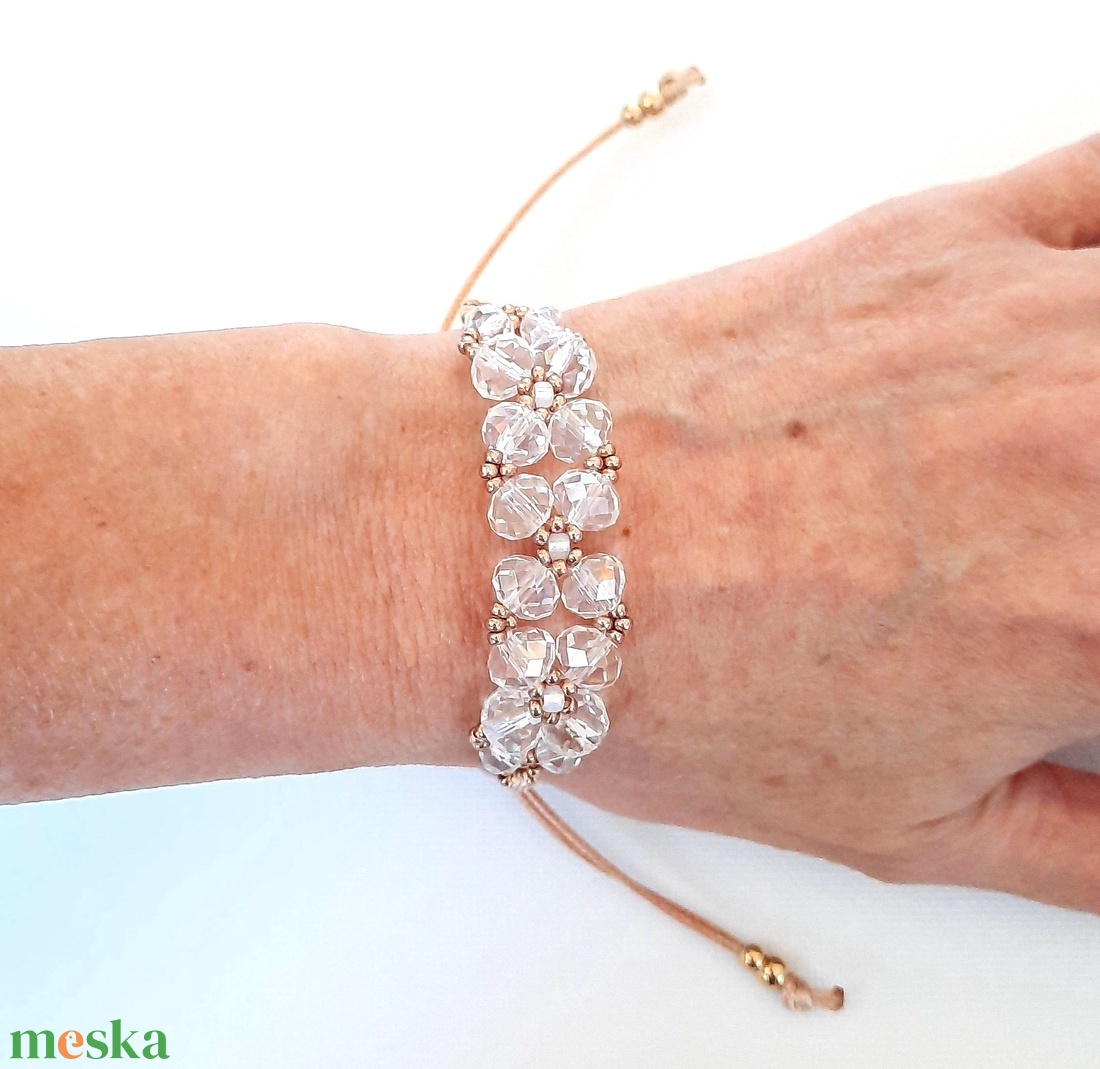 Áttetsző csiszolt üveg, viaszolt zsinóros karkötő - ékszer - karkötő - gyöngyös karkötő - Meska.hu