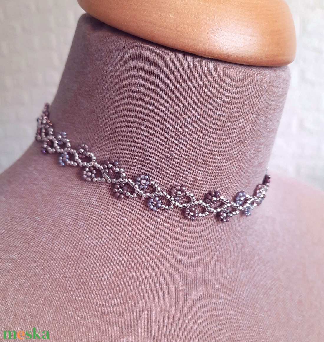 Gyöngyös két soros karkötő vagy rövid állású nyaklánc - lilás ezüstös - ékszer - karkötő - gyöngyös karkötő - Meska.hu