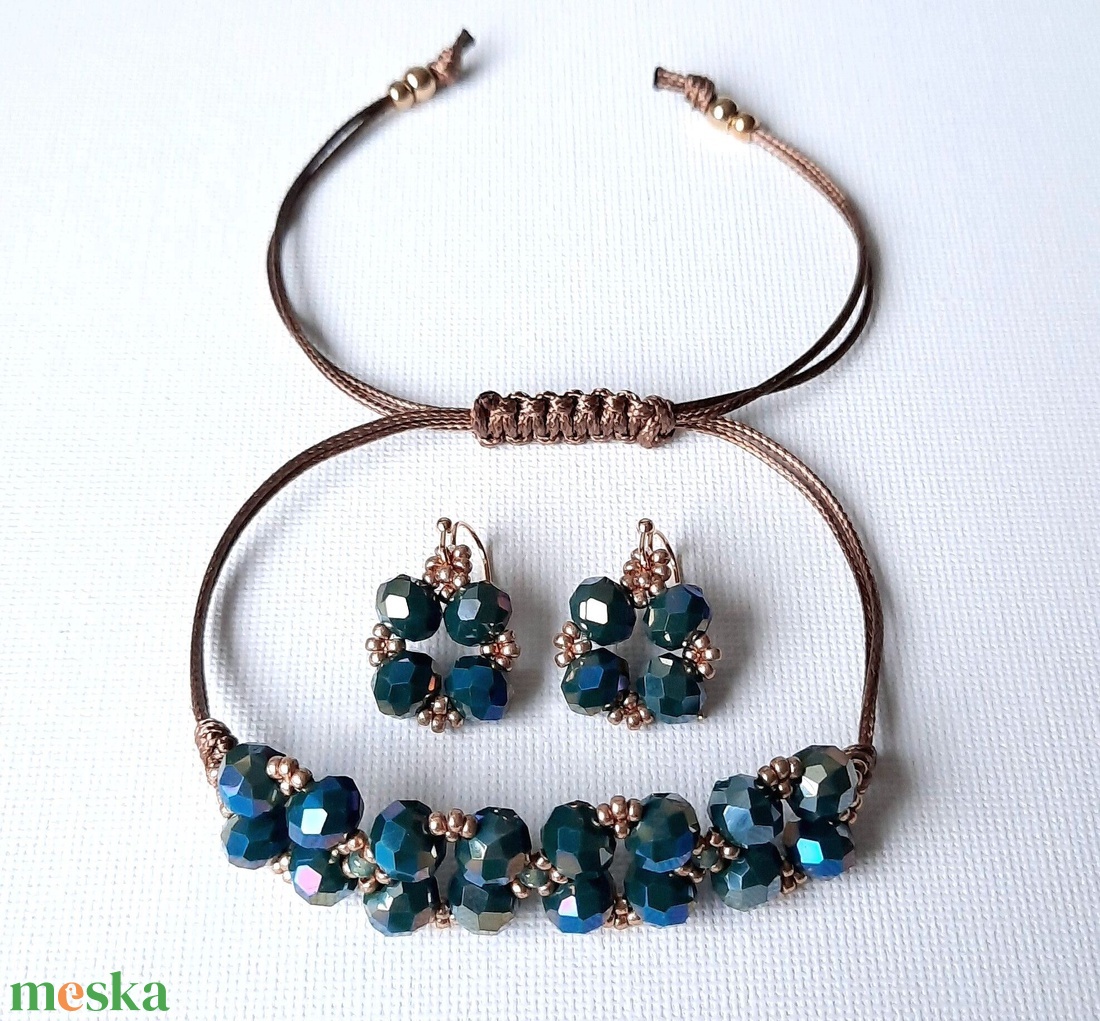 Sötétzöld csiszolt üveg, viaszolt zsinóros karkötő + fülbevaló szett - ékszer - ékszerszett - Meska.hu